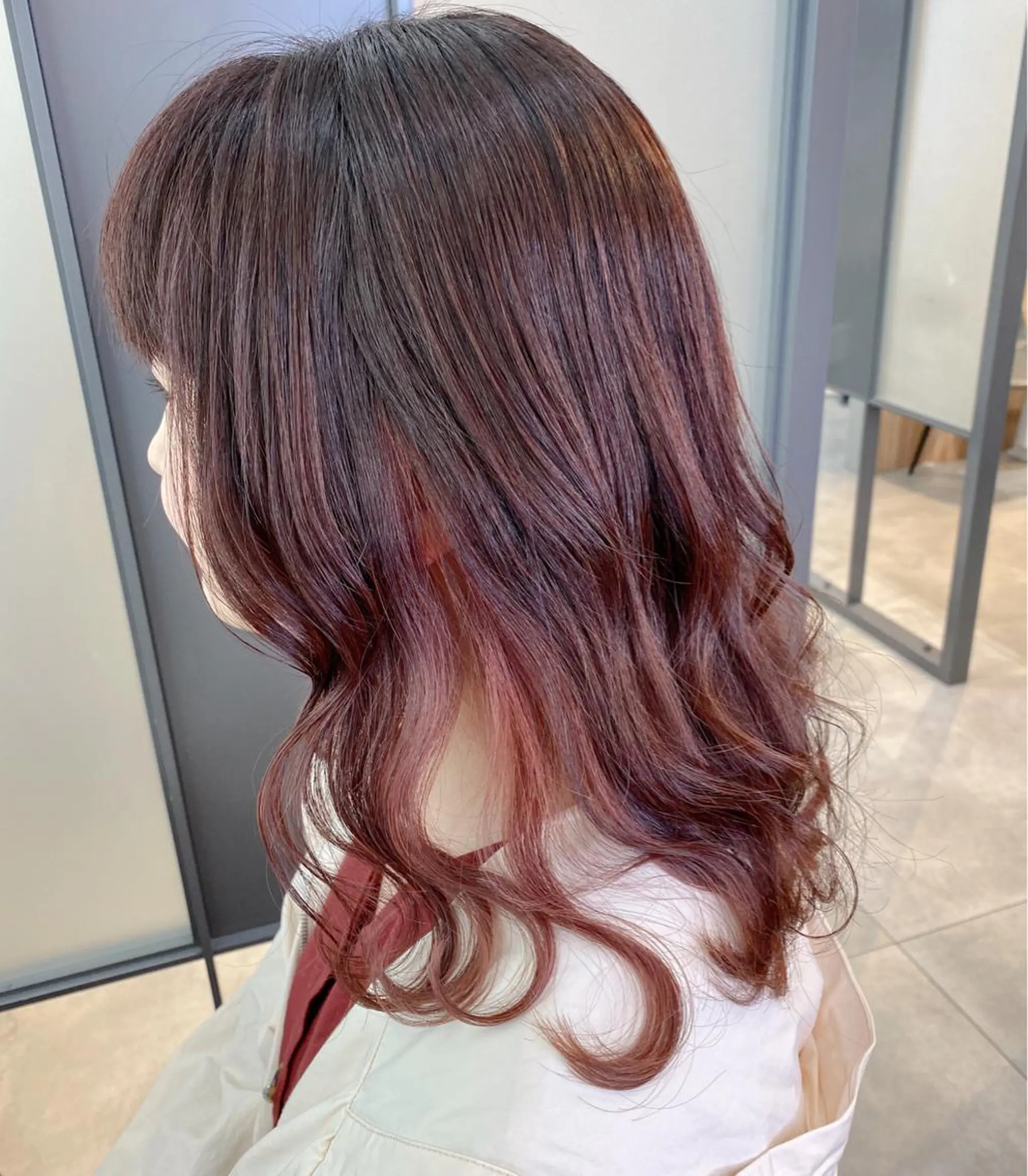 セミロング カラー ベージュカラー ピンクカラー ピンクベージュ SALOWIN神戸三宮East店所属・【透明感、艶髪】西村 有司のヘアスタイル
