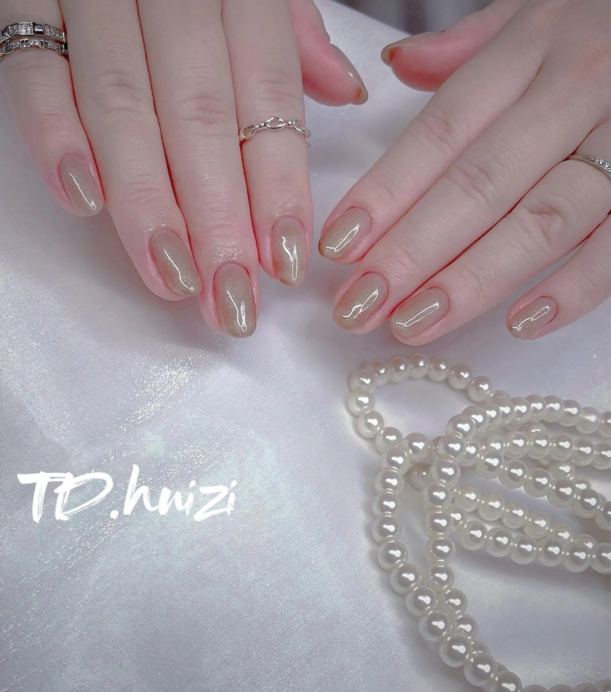 ミディアム ハンドネイル めぐみのネイルサロン スタッフ練習のネイルデザイン