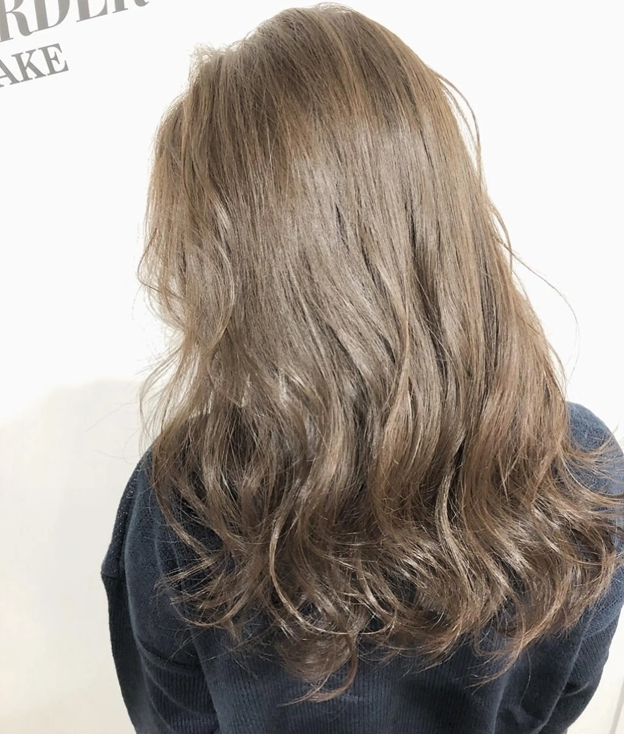 カラー アッシュ ベージュカラー グラデーションカラー グレージュ ハイライトカラー 夜23時まで予約🉑 reverieあきらのヘアスタイル