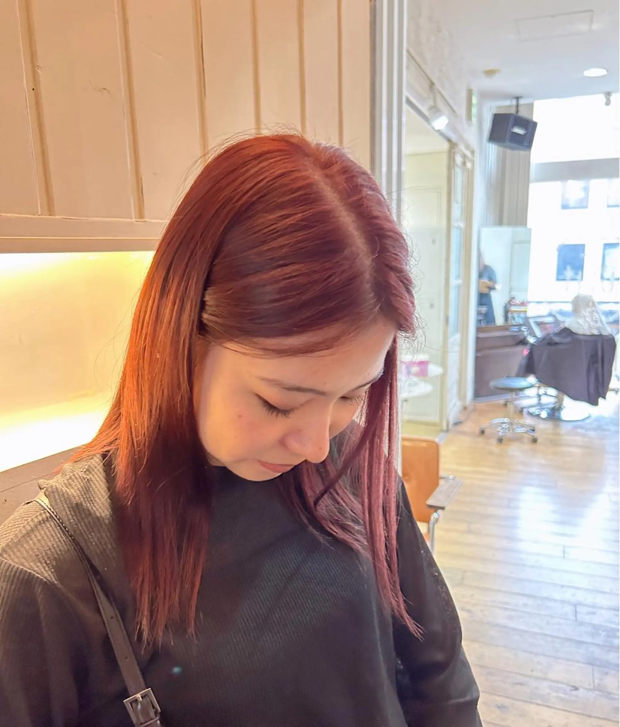 ミディアム 透明感カラー NAN AMI グレージュのヘアスタイル