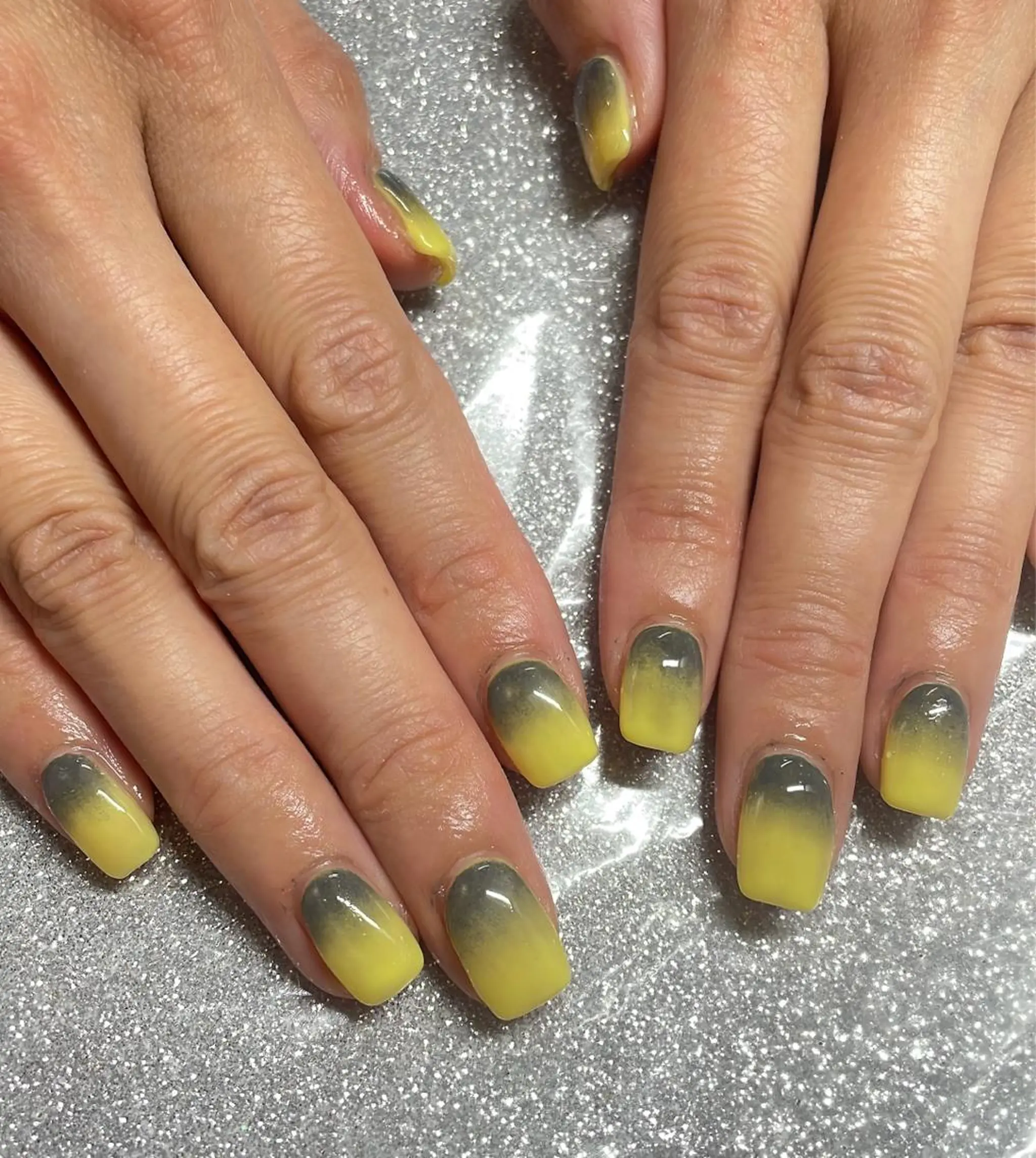 ネイル ハンドネイル VIERU 🌈🎀💖のネイルデザイン