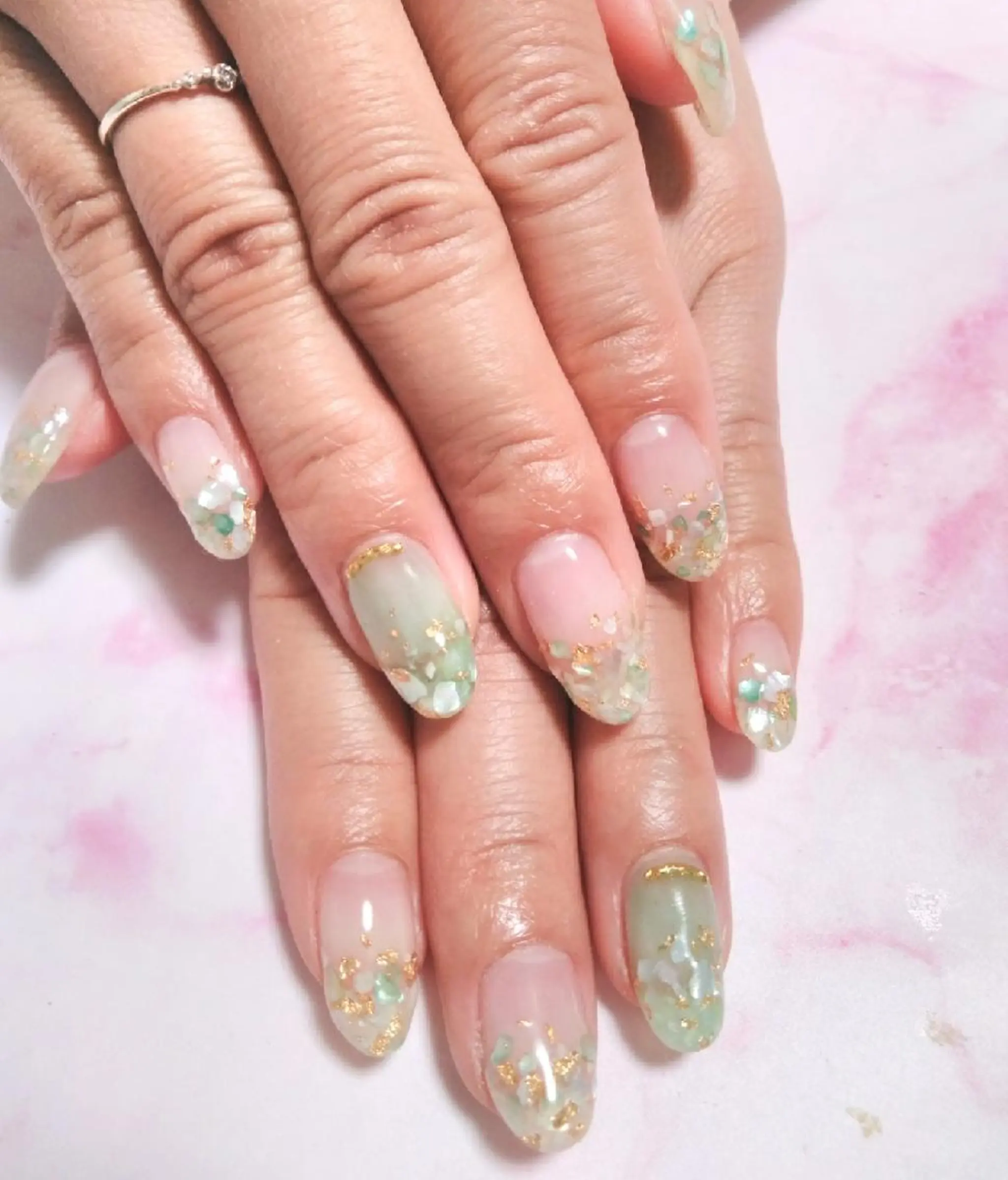 ネイル アートネイル エステとネイル ローズコンフォートのネイルデザイン