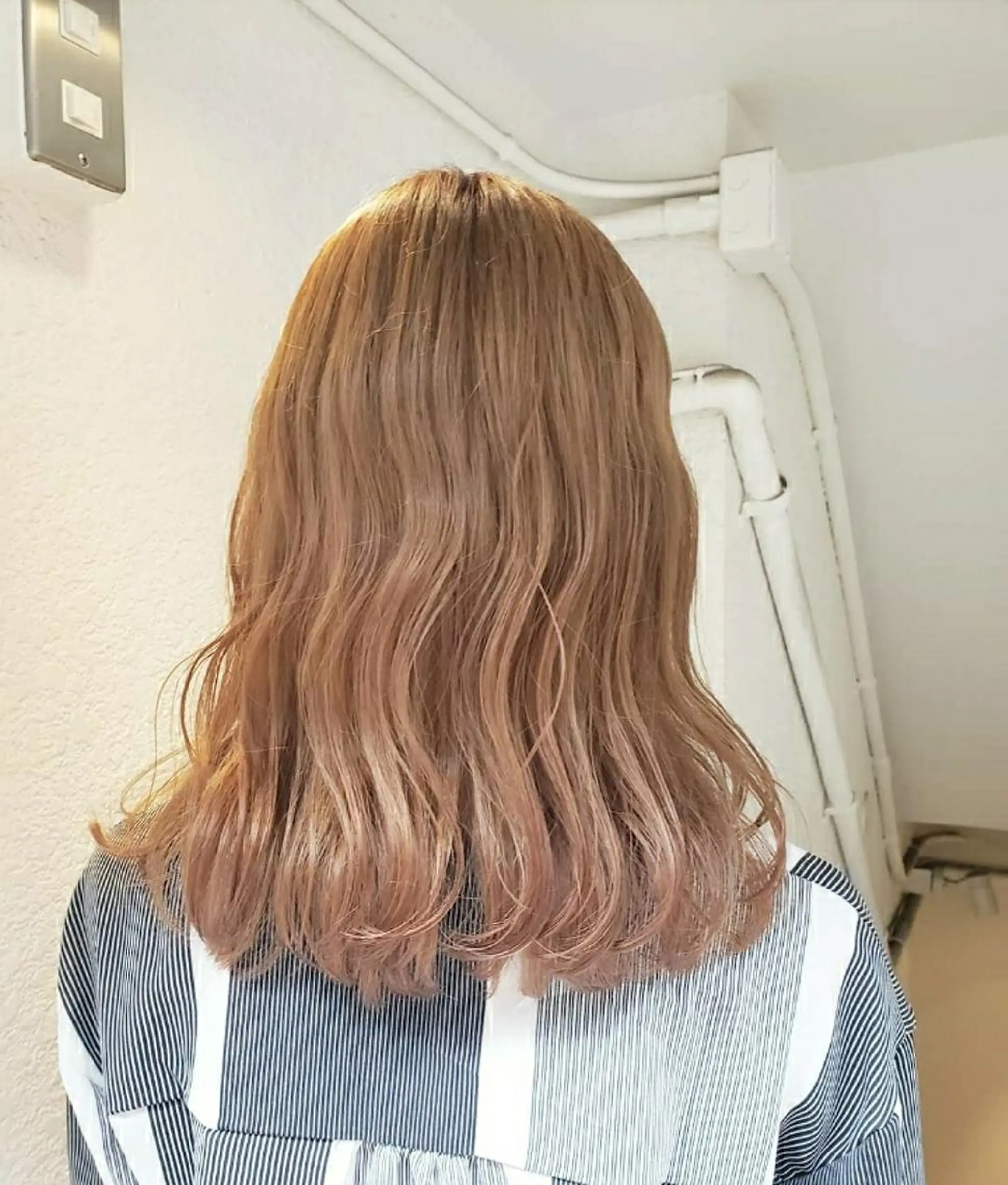 セミロング カット ヘアカラー トリートメント 🇰🇷透明感×ハイ トーン🌟tomoのヘアスタイル
