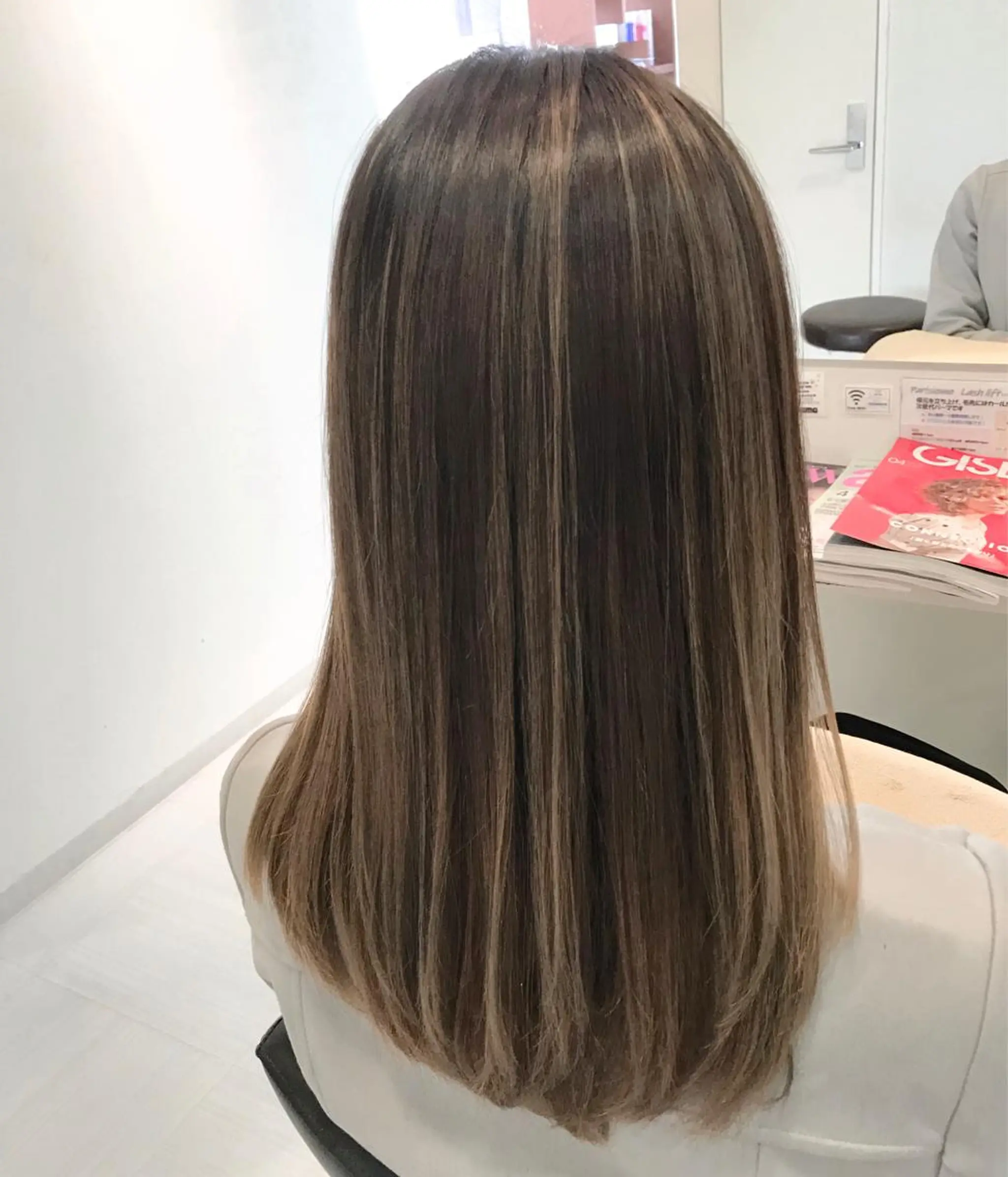 セミロング カラー グラデーションカラー ハイライトカラー ハイライト ヘアカラー Laf かおりのマツエク・マツパデザイン