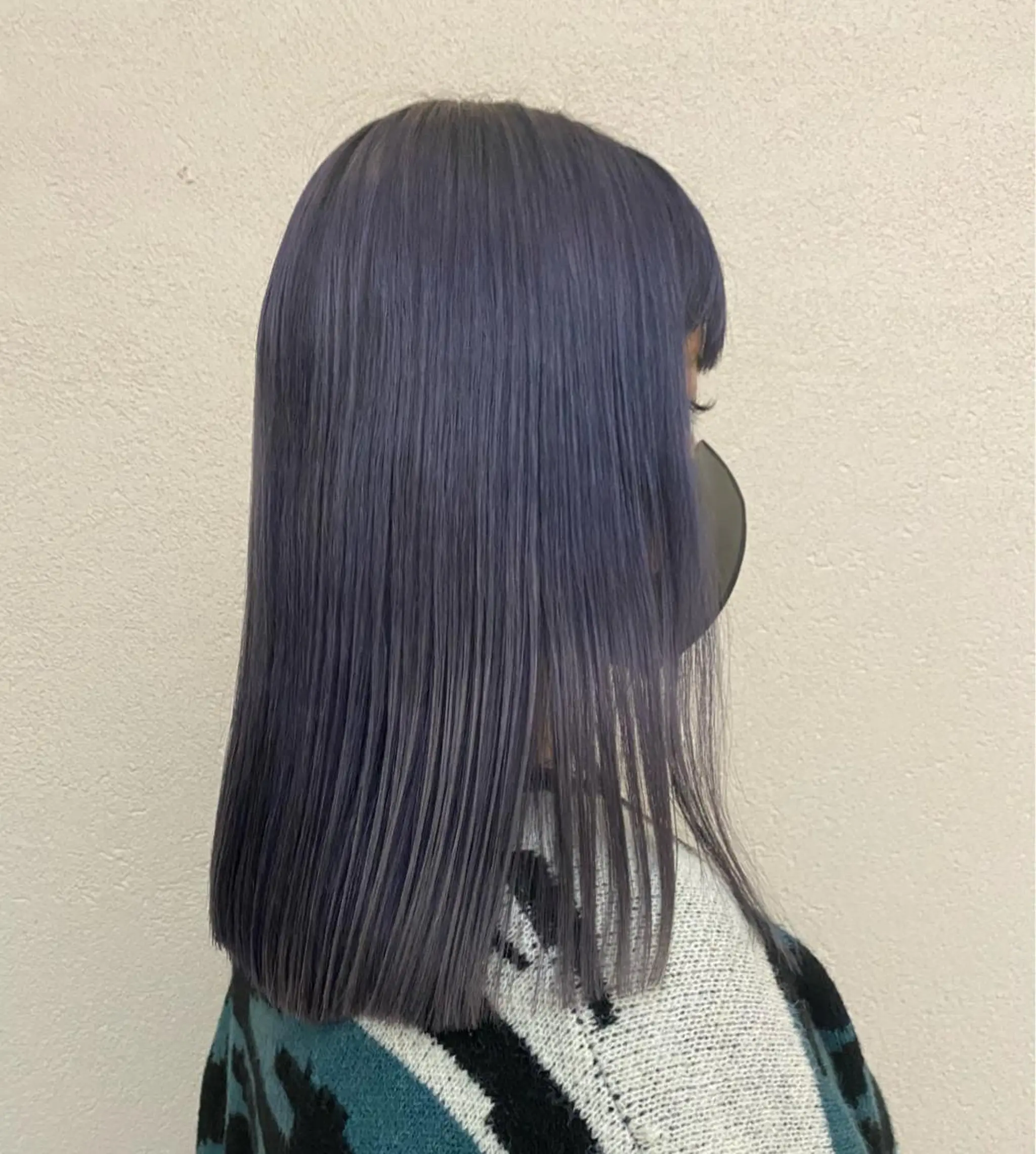 セミロング カラー ブリーチ パープルカラー ウルフカット 811 大阪梅田 ウルフのヘアスタイル