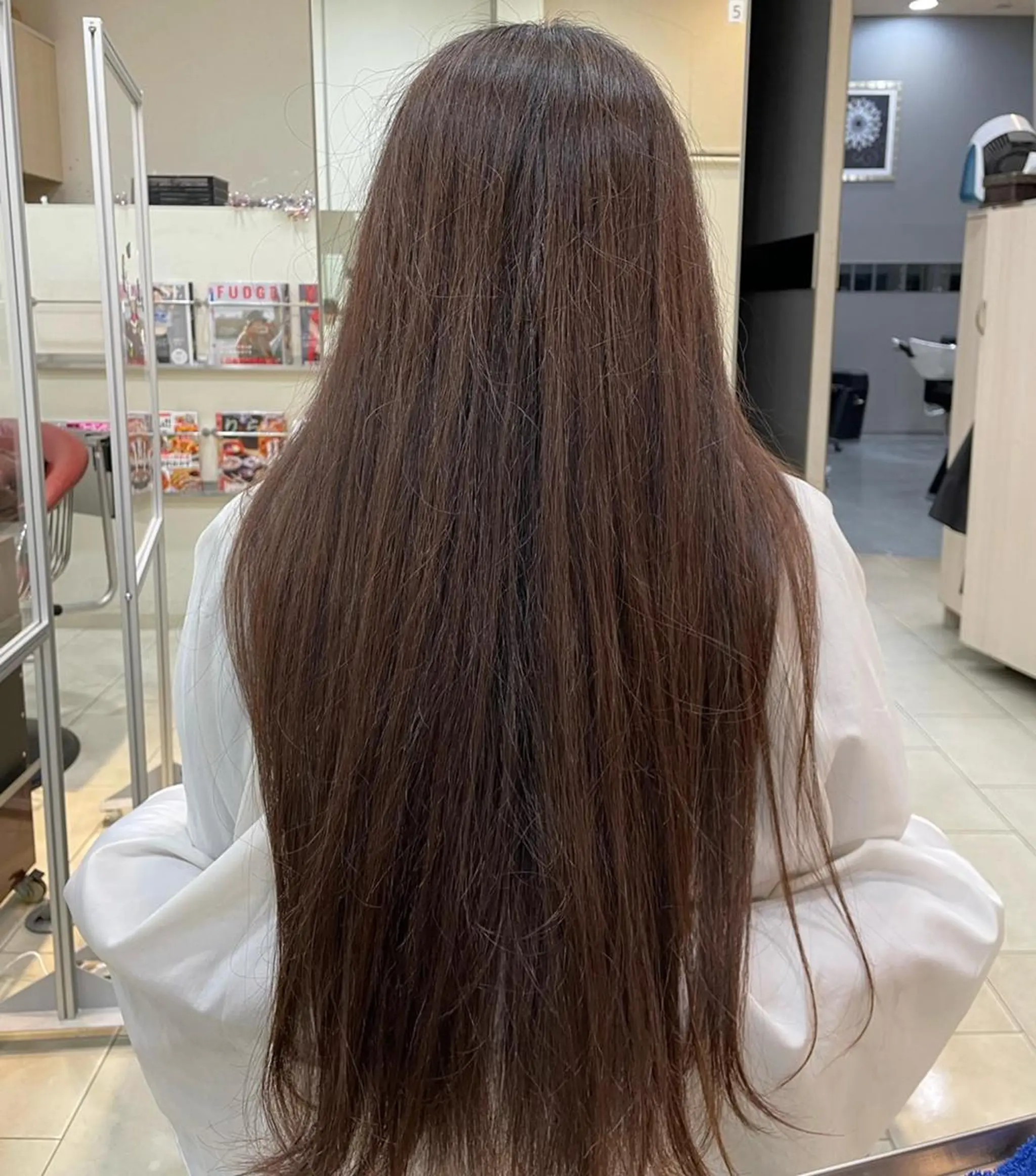 セミロング カラー パーマ メンズ キッズ アッシュ アッシュブラウン ブラウンカラー ケアカラー 透明感カラー ルキ🌈ブリーチカラ ー&メンズパーマ🦄のヘアスタイル