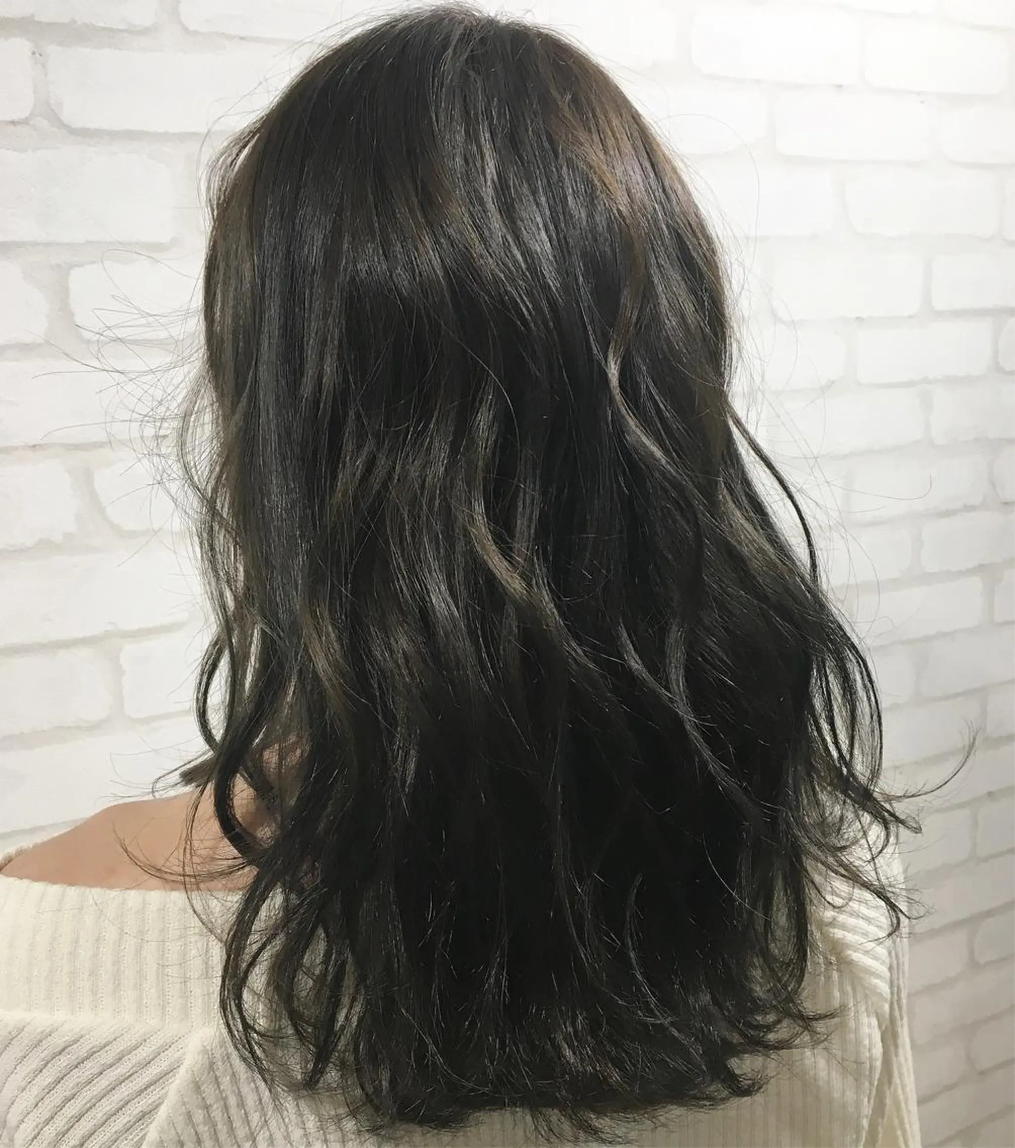 セミロング カラー miki 🦎のヘアスタイル