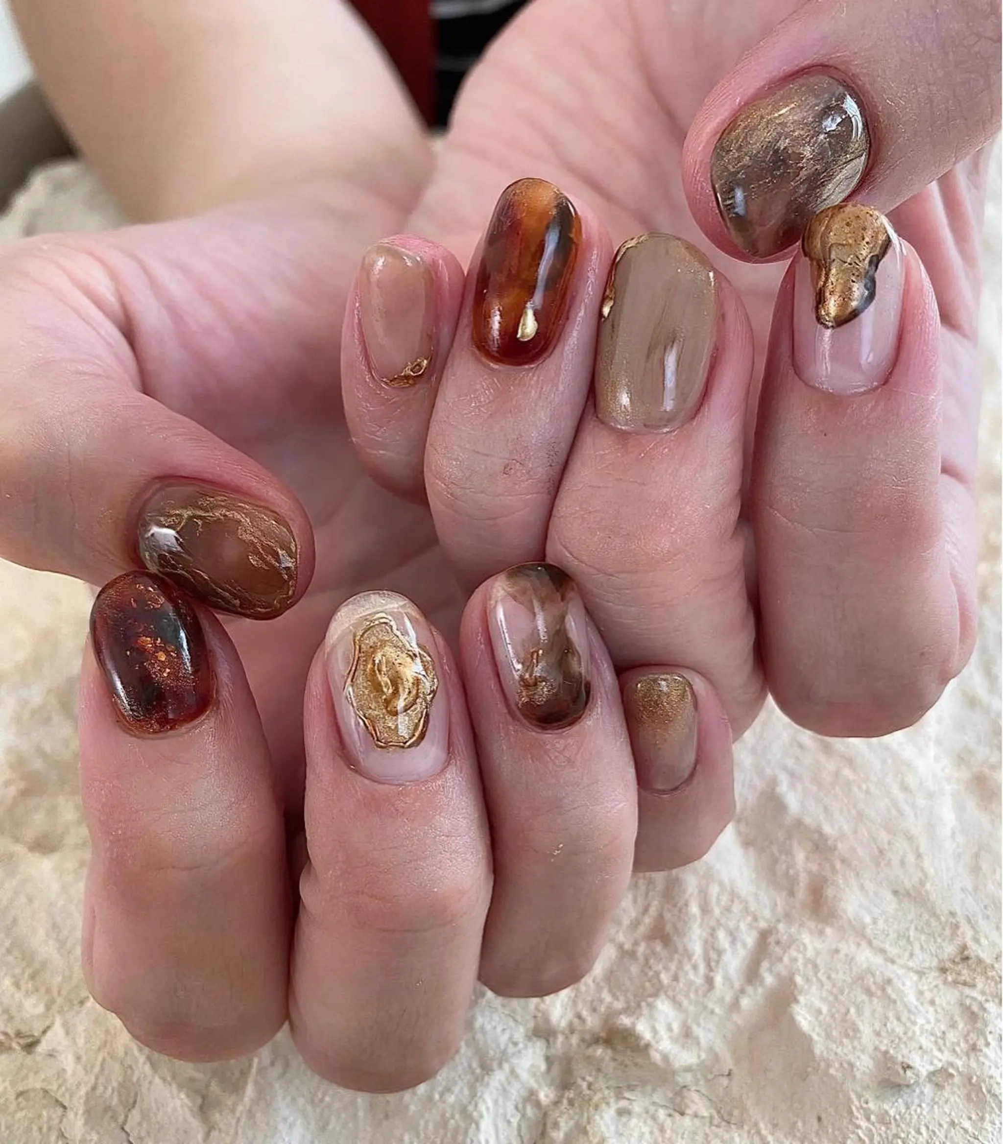 ネイル べっ甲ネイル 長さ出し フットネイル ニュアンスネイル オフィスネイル ハンドネイル and M. nailのネイルデザイン