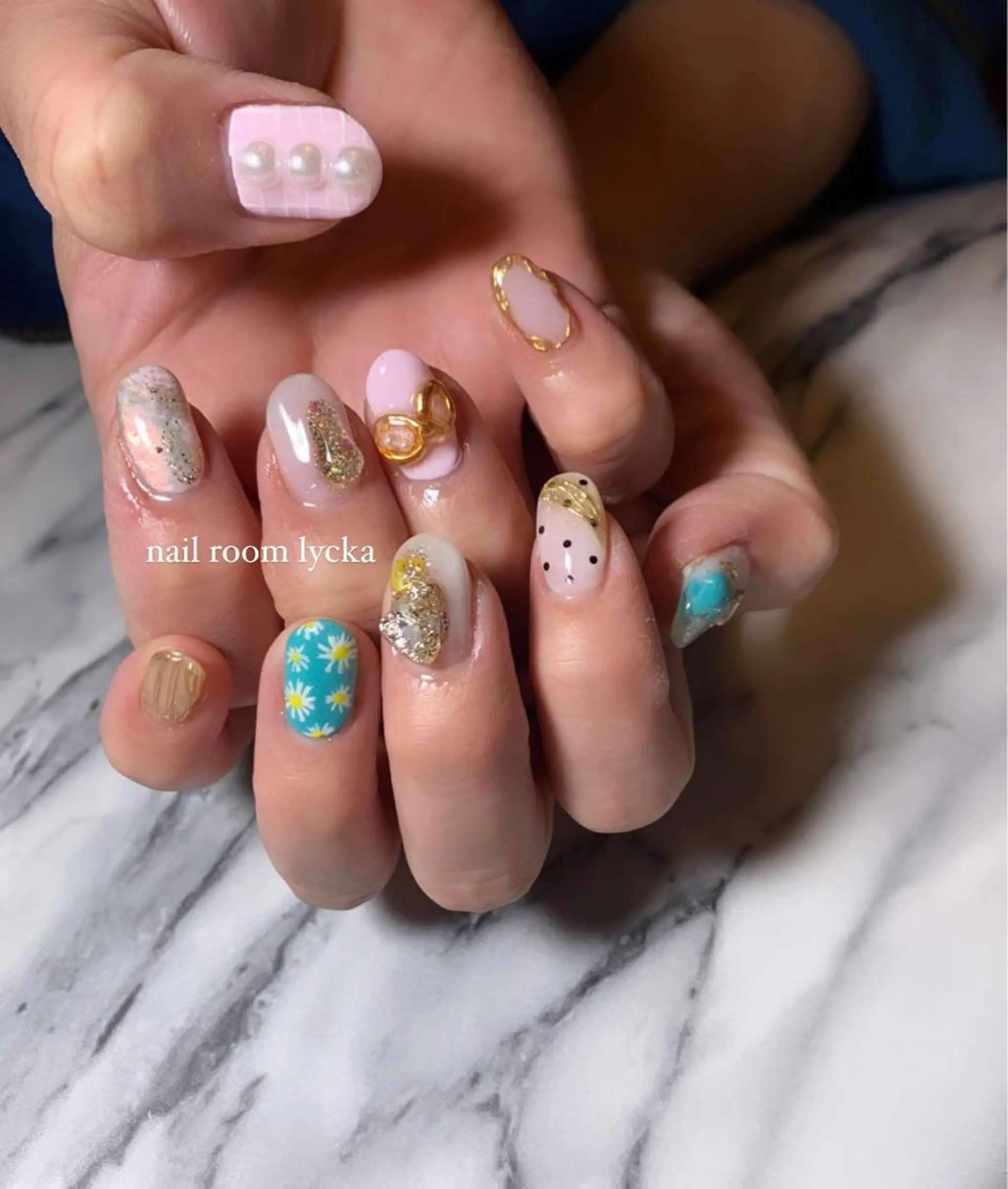 ネイル ﾈｲﾙﾙｰﾑﾘｯｶ 𝐦𝐚𝐲𝐮のネイルデザイン