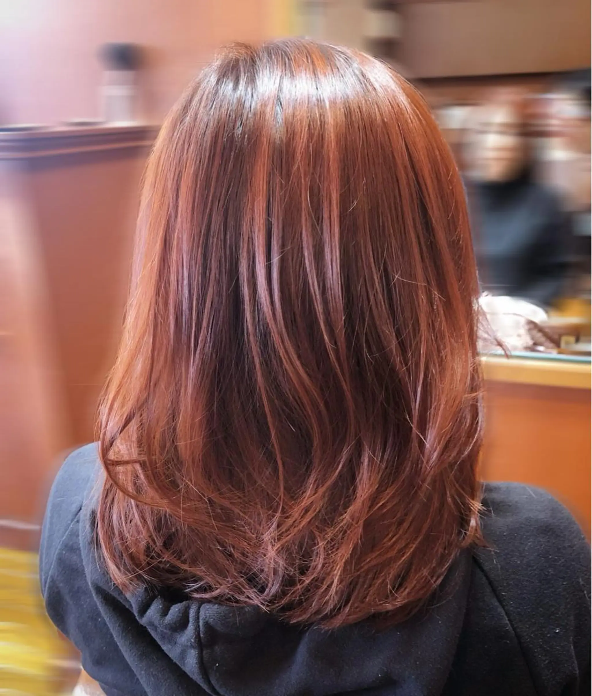 ミディアム カラー バレイヤージュ ハイライトカラー オレンジ レッドカラー ボブ hair&make SENSE所属・伴 香織のヘアスタイル