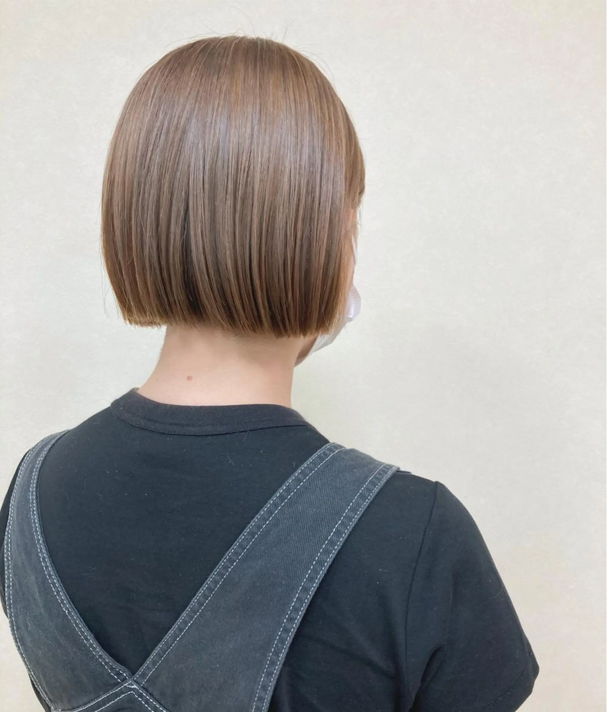 ショート カラー 切りっぱなしボブ ショートボブ ハンサムショート ベージュカラー ブリーチ カット ヘアカラー トリートメント 初めてのショート お任せください✂️のヘアスタイル