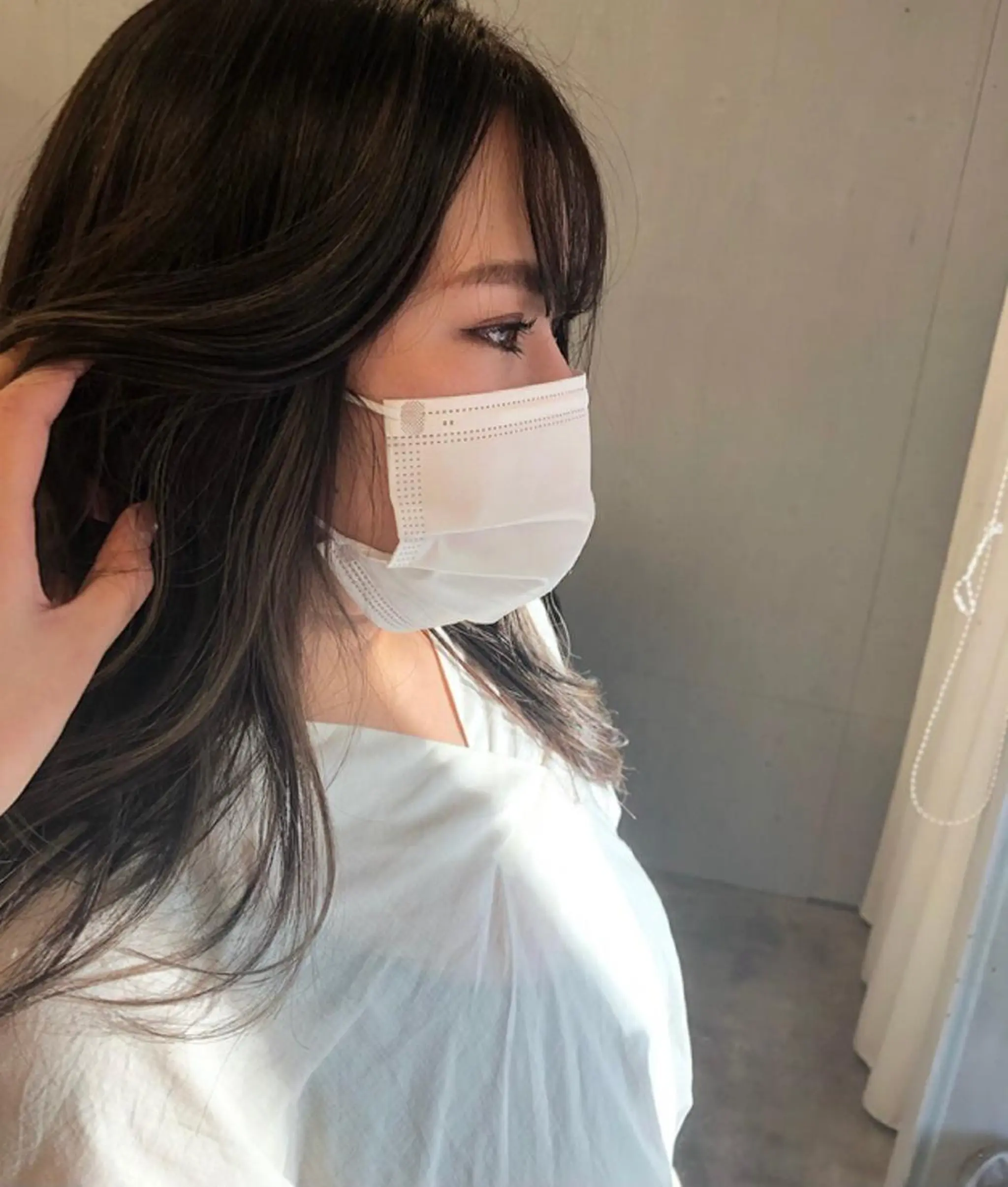 セミロング カラー グレージュ ハイライトカラー オリーブグレージュ オリーブグレー ハイライト ラーム 乃木店のヘアスタイル