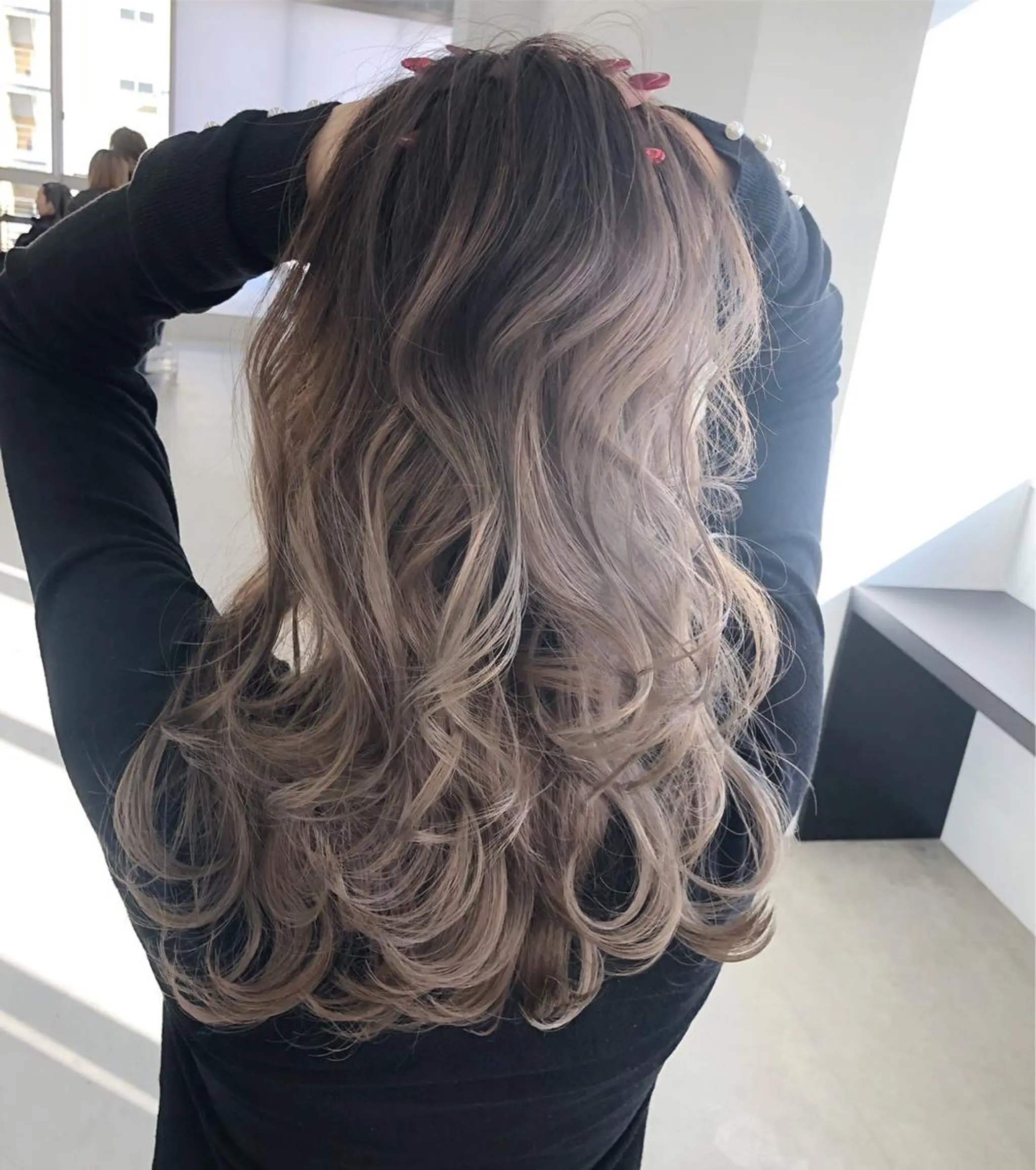 ロング カラー 手島 カミラのヘアスタイル