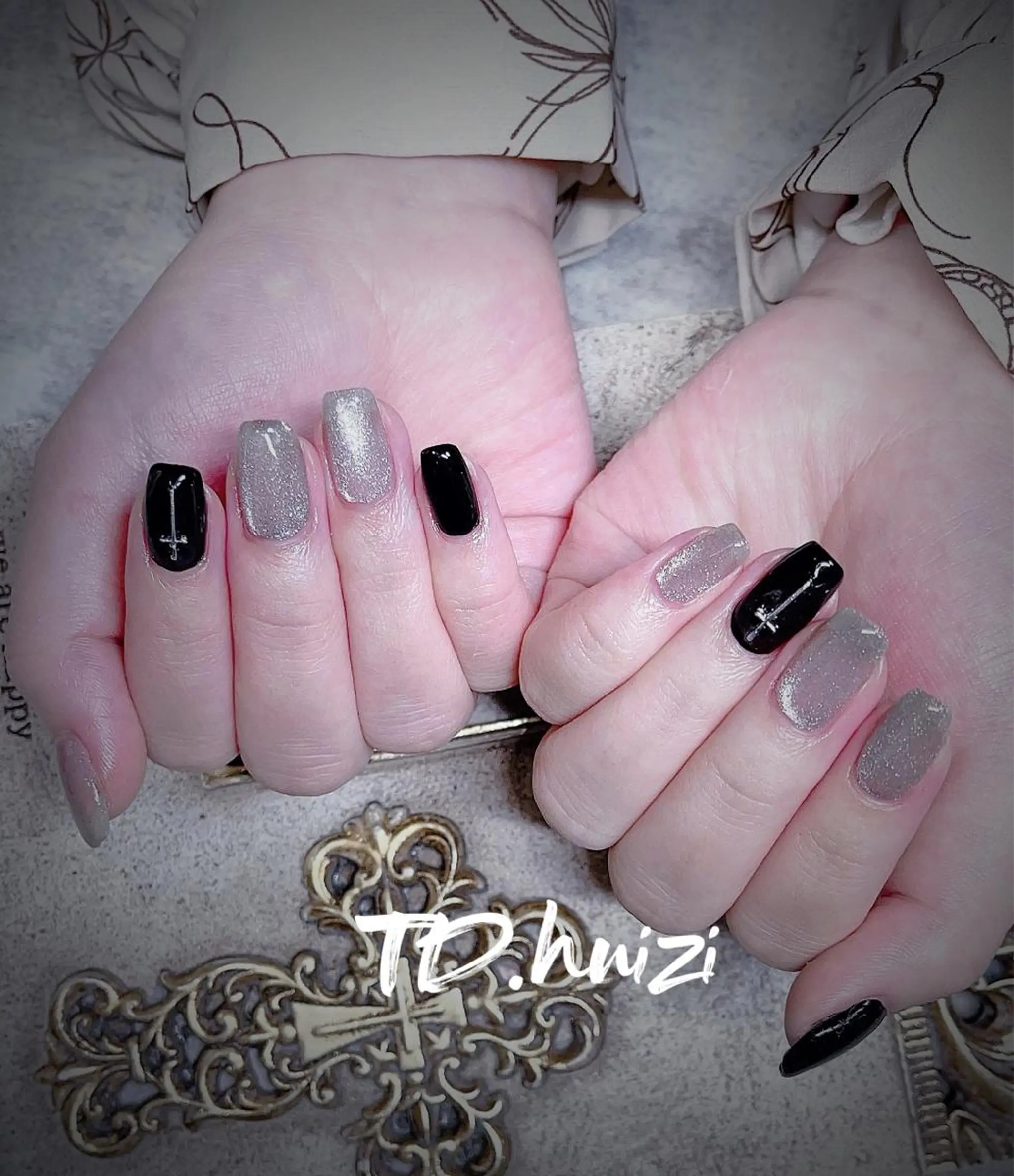 ミディアム めぐみのネイルサロン スタッフ練習のネイルデザイン