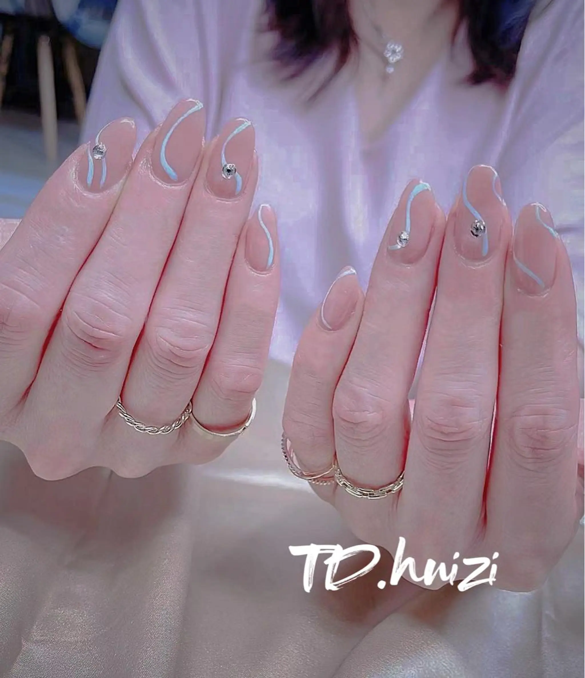 セミロング めぐみのネイルサロン スタッフ練習のネイルデザイン