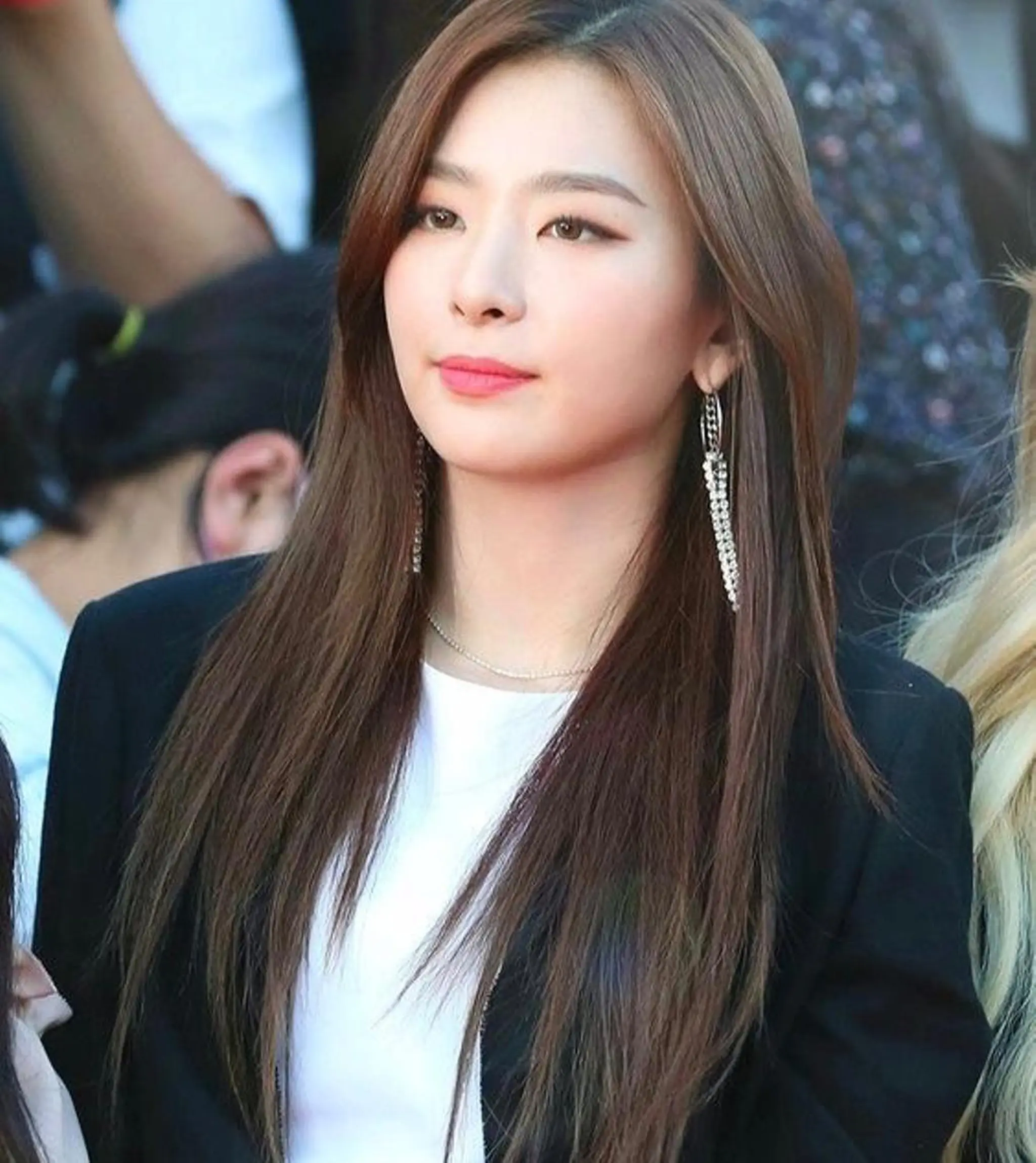 カラー トリートメント MARU パーマ/レイヤーのヘアスタイル