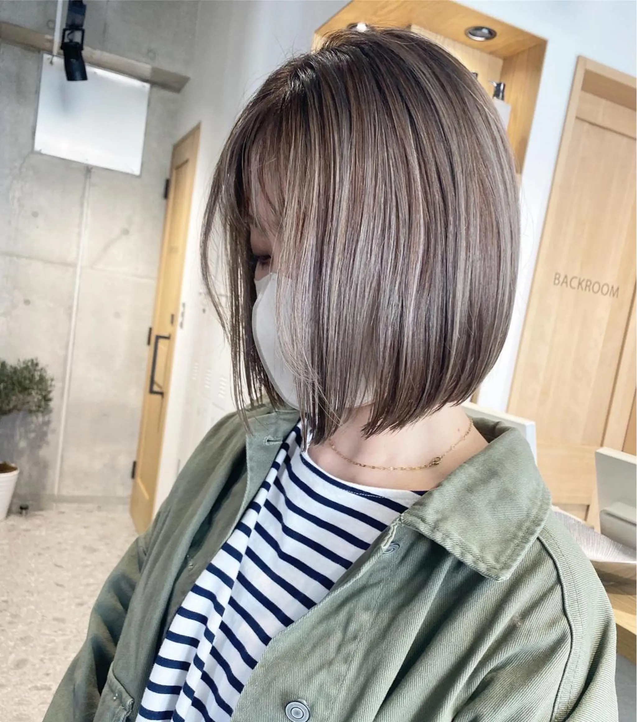 ミディアム カラー ダークグレー ダークグレージュ グレージュ ヘアカラー トリートメント ブリーチカラーレイヤ ーカット🦋annaのヘアスタイル