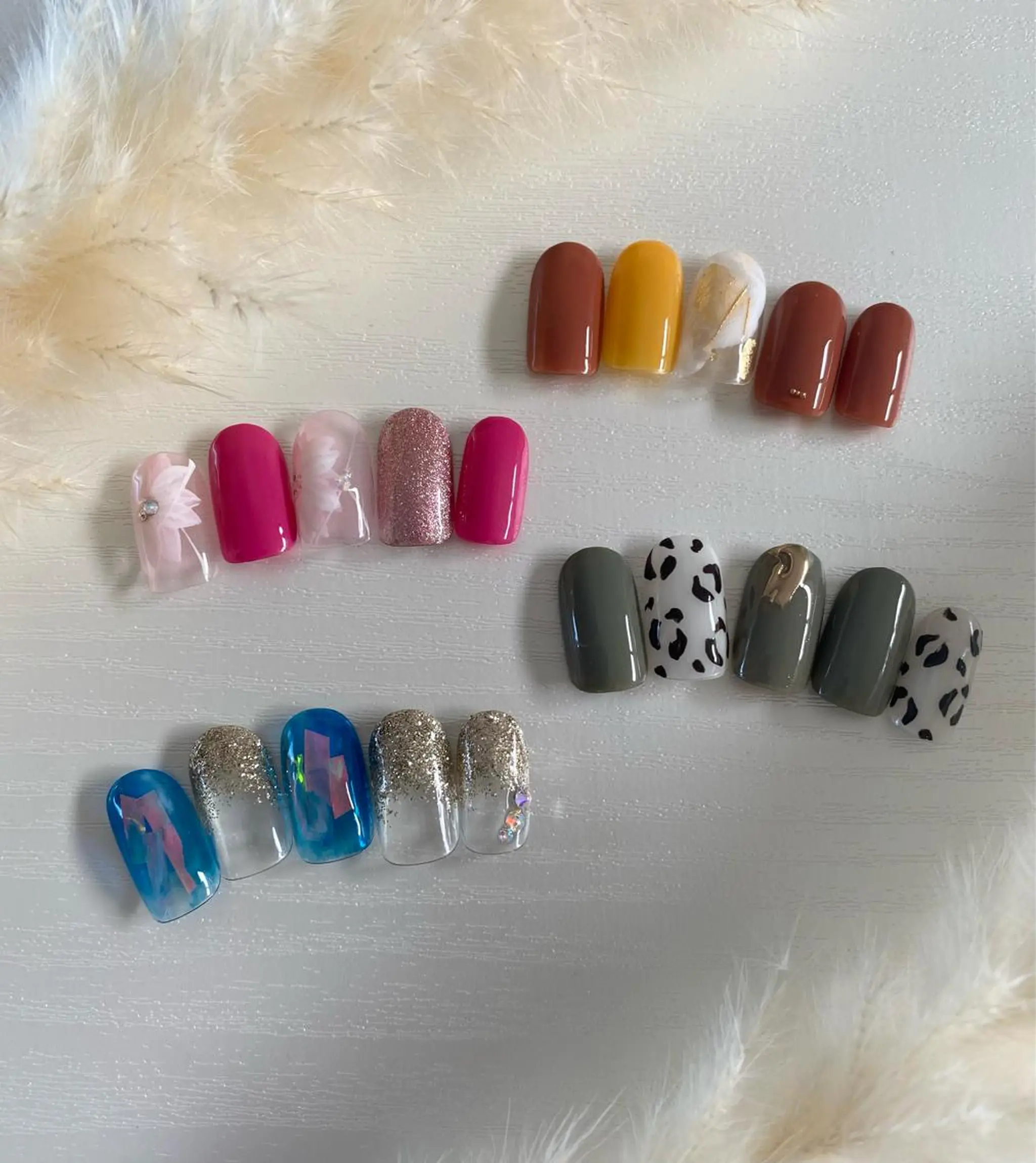 セミロング カラー ネイル Nailsalon Calmeのネイルデザイン