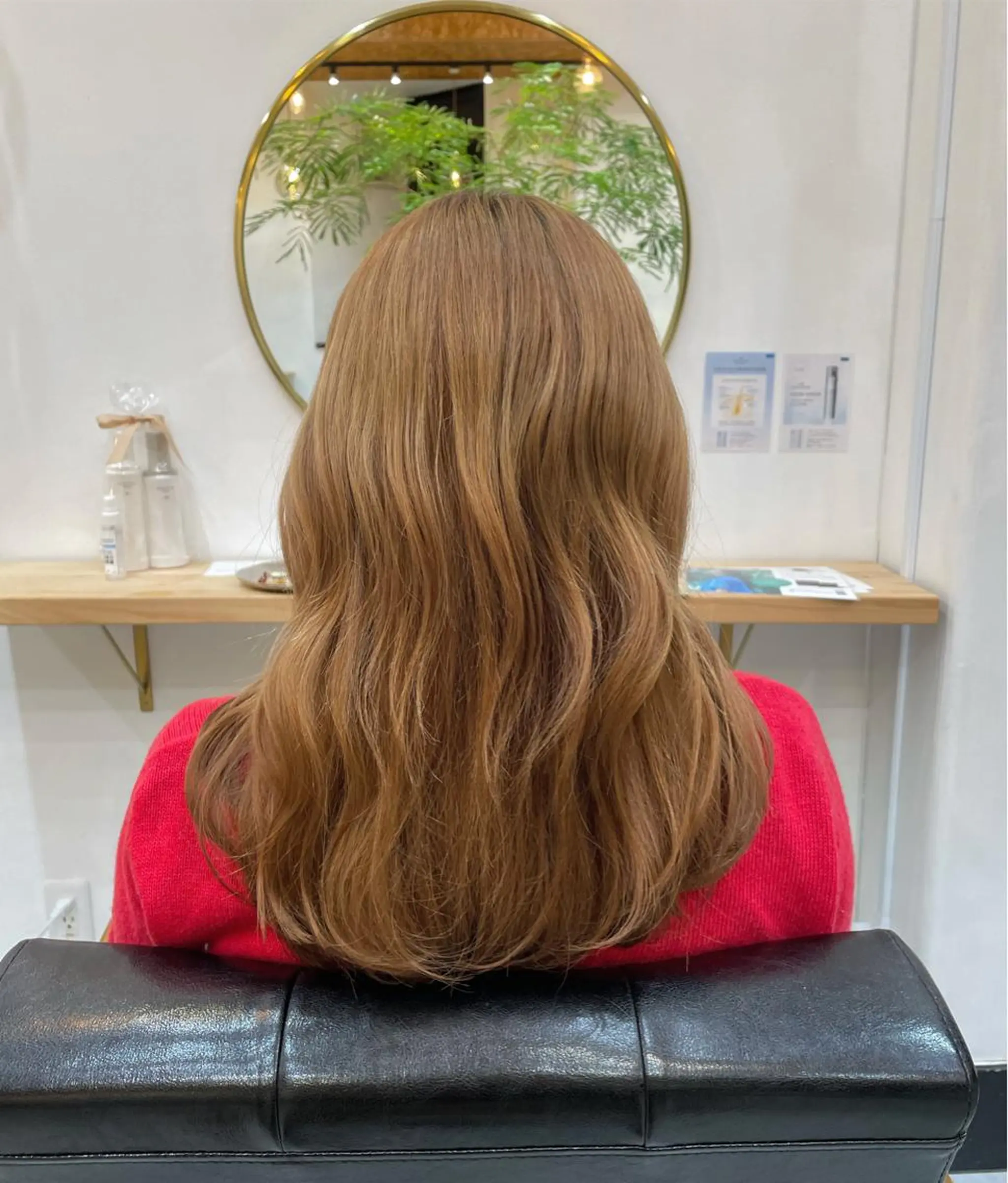 ミディアム カラー 高梨 菜々のヘアスタイル