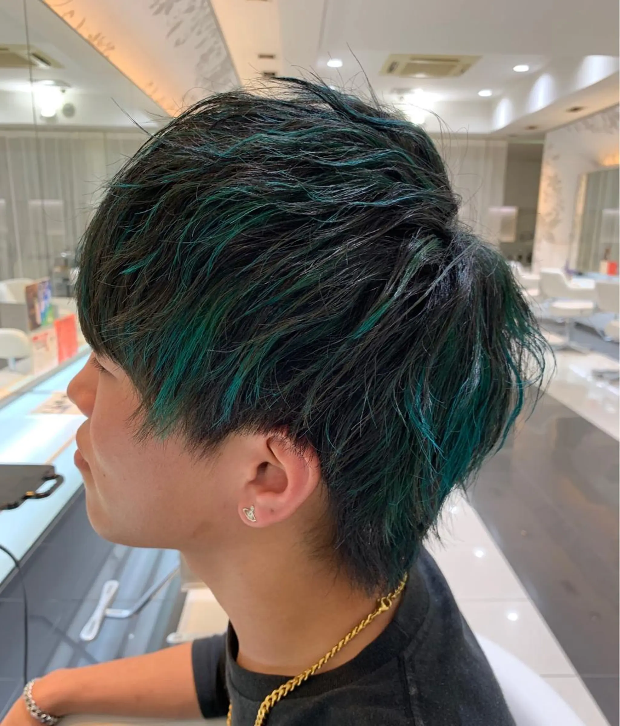 ショート カラー メンズ メンズメッシュ デザインカラー メッシュ 赤み消しカラー /透明感カラー 上長のヘアスタイル