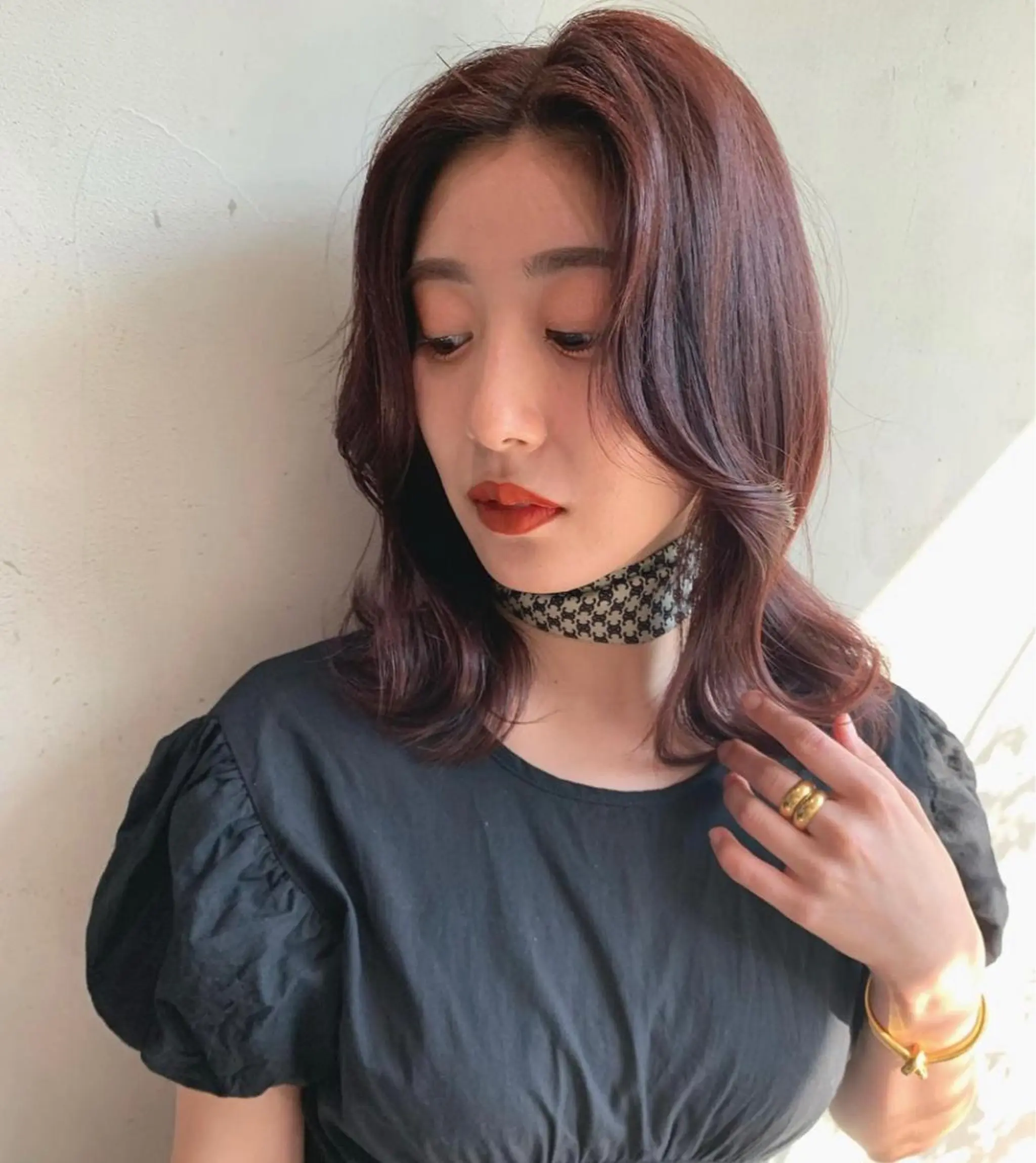 ミディアム カラー レッドカラー くびれヘア yui .のヘアスタイル
