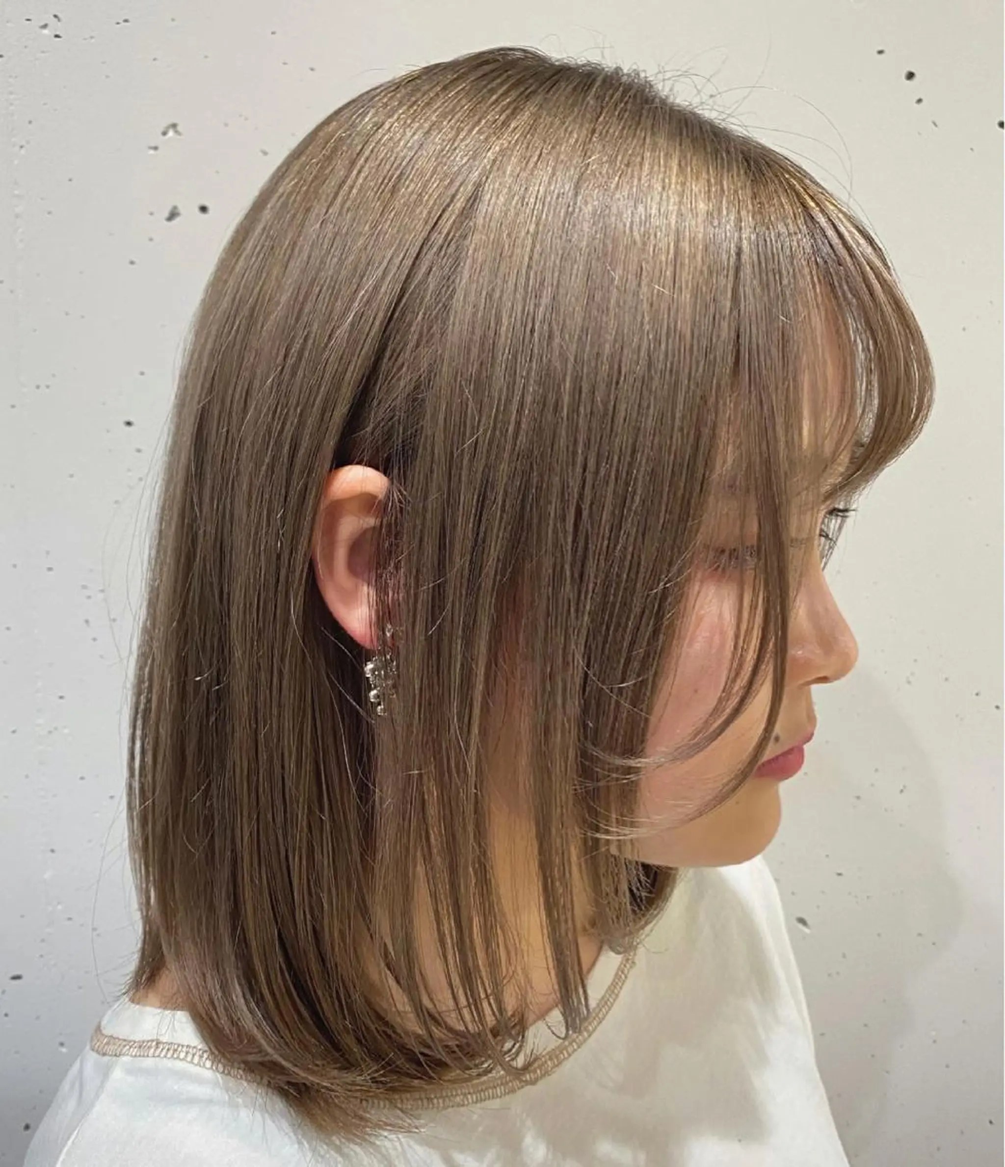 ミディアム カラー ベージュカラー ブリーチ ケアブリーチ ミルクティーベージュ トリートメント ヘアカラー トリートメント STUDIO 4H所属・小山功陽 /メンズスタイルのヘアスタイル