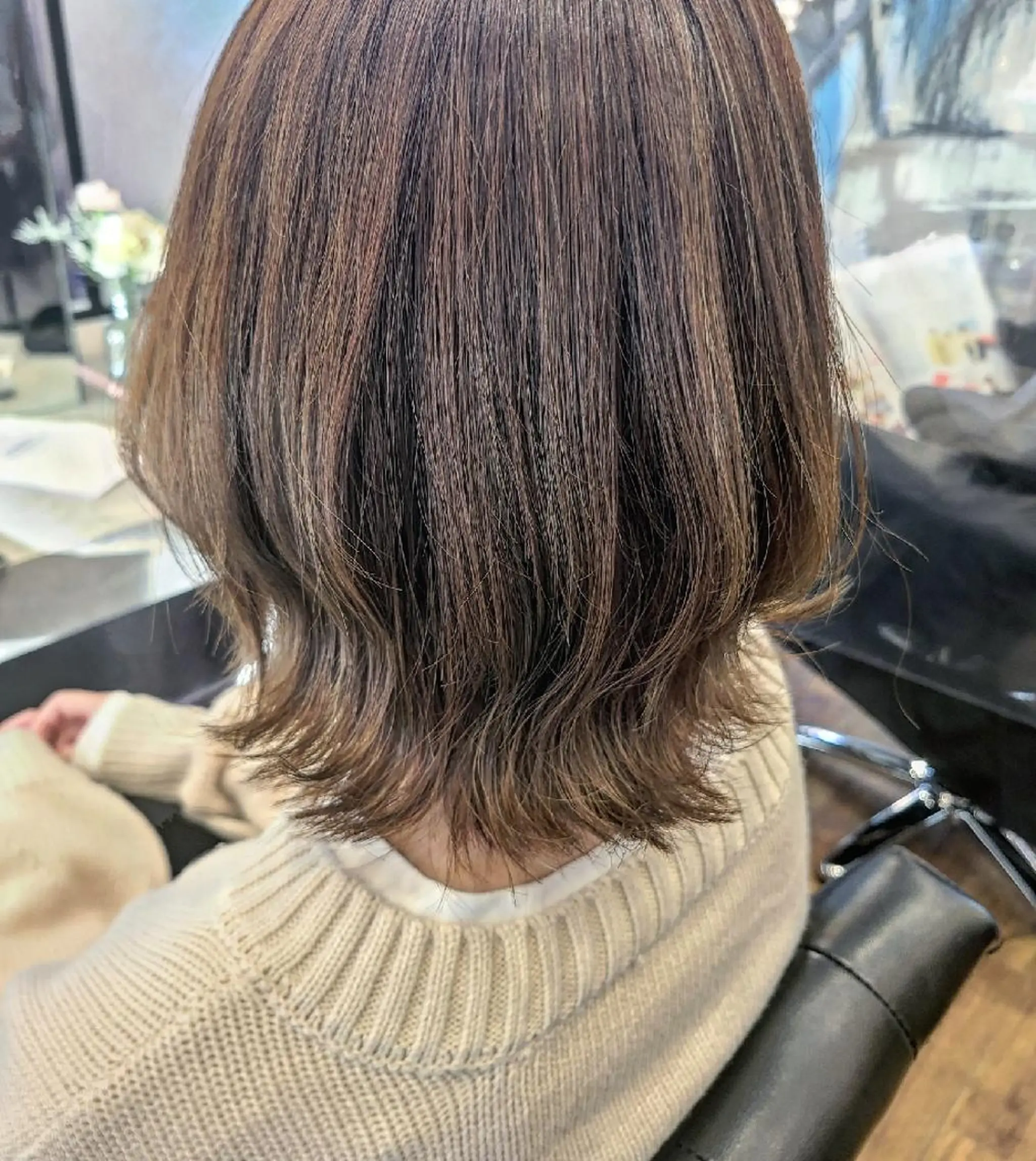 ミディアム ボブ 外ハネヘア カット ヘアカラー トリートメント 関口 友菜のヘアスタイル