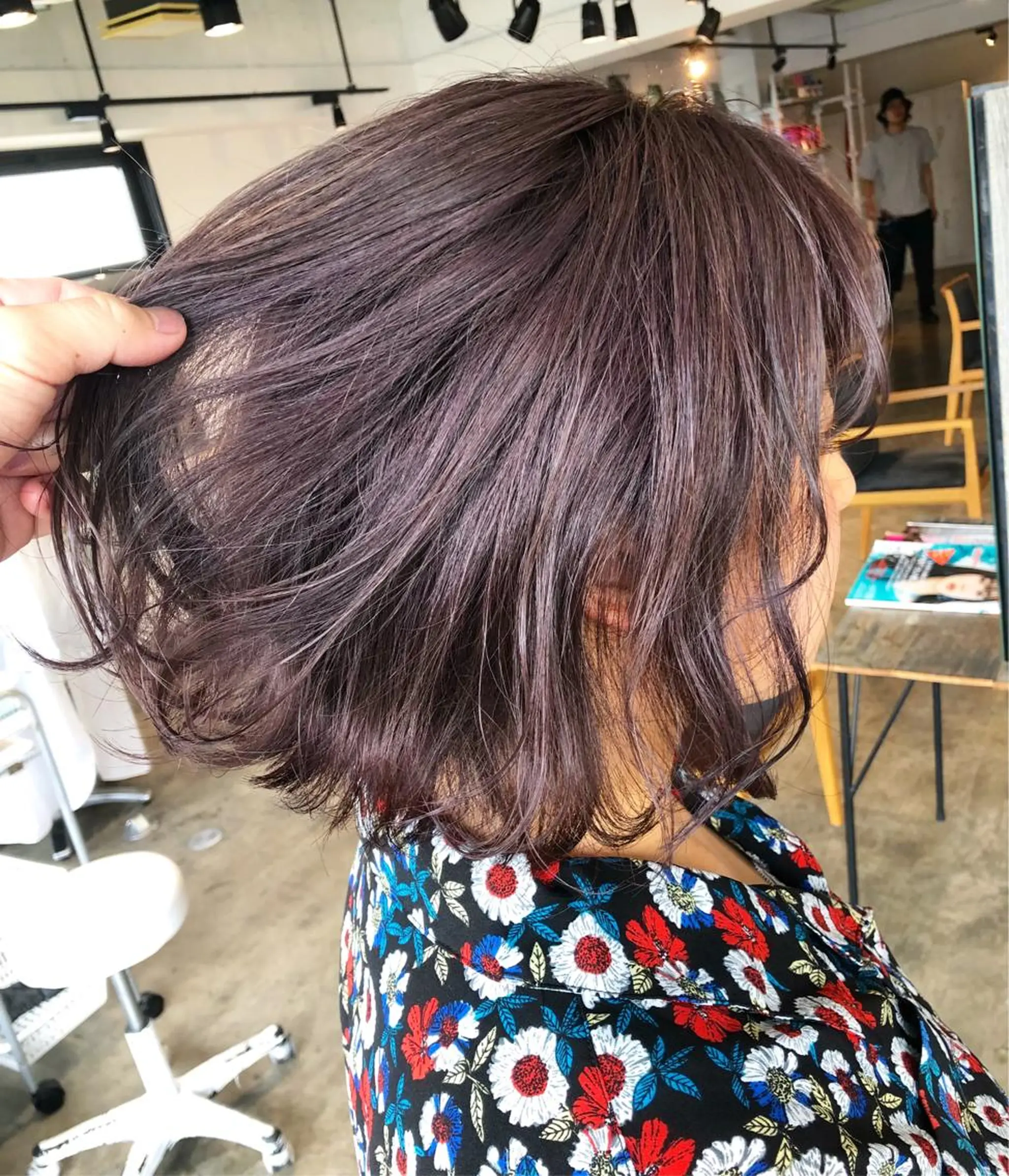 カラー ピンクカラー ピンクパープル ヘアカラー ハイトーン/レイヤー /ケアブリーチ石川治のヘアスタイル