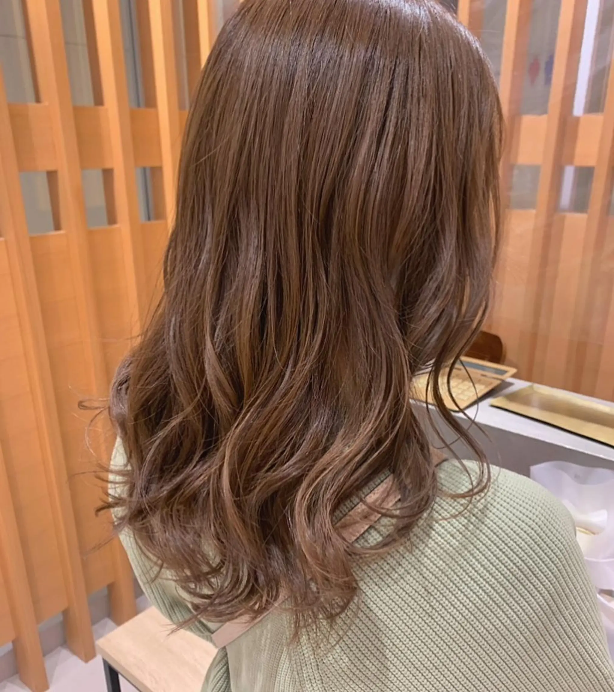 セミロング カラー パーマ 下川 由貴のヘアスタイル