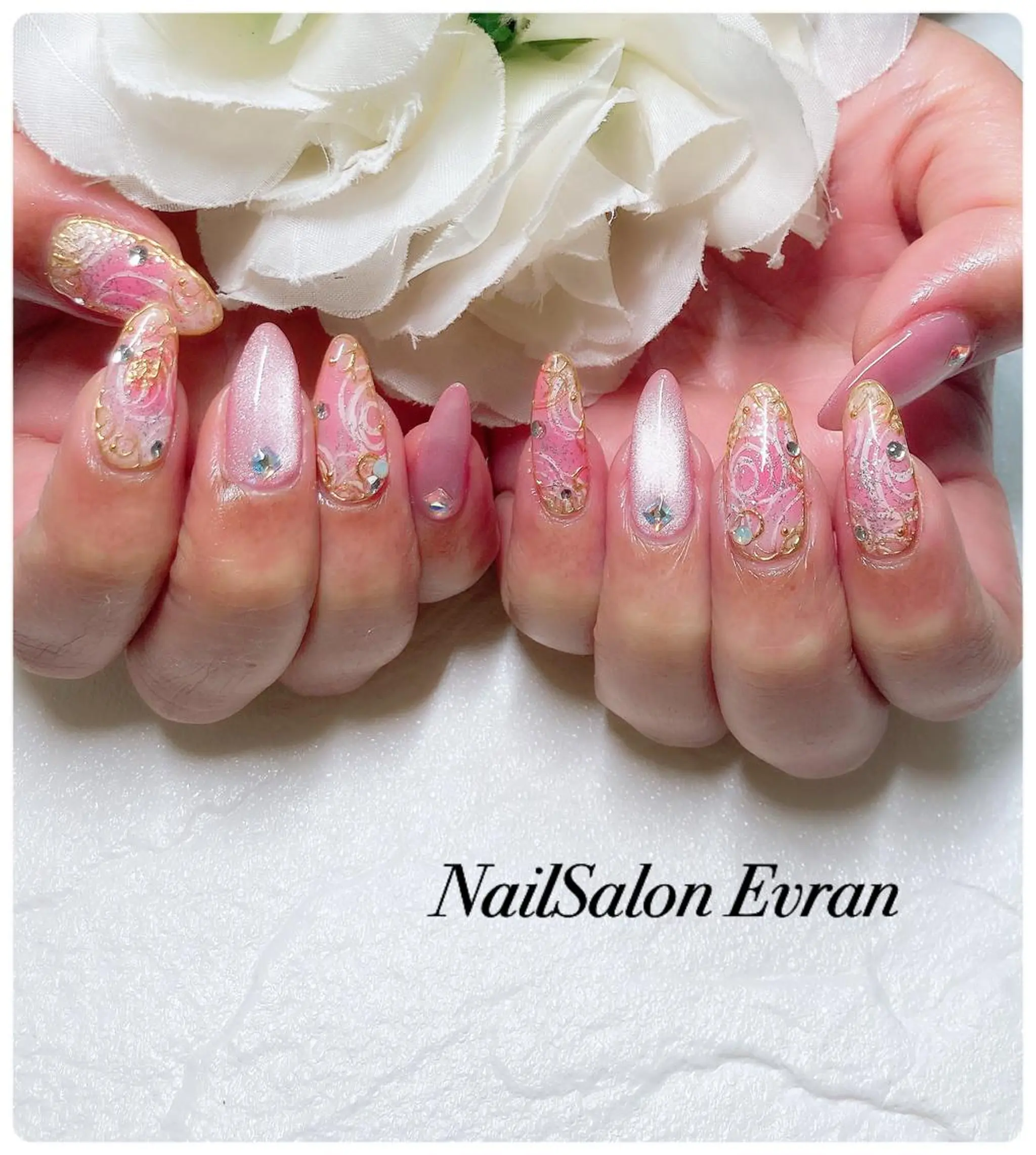 ネイル アートネイル フレンチネイル マグネットネイル 持ち込み ニュアンスネイル ハンドネイル Nail salon Evranのネイルデザイン
