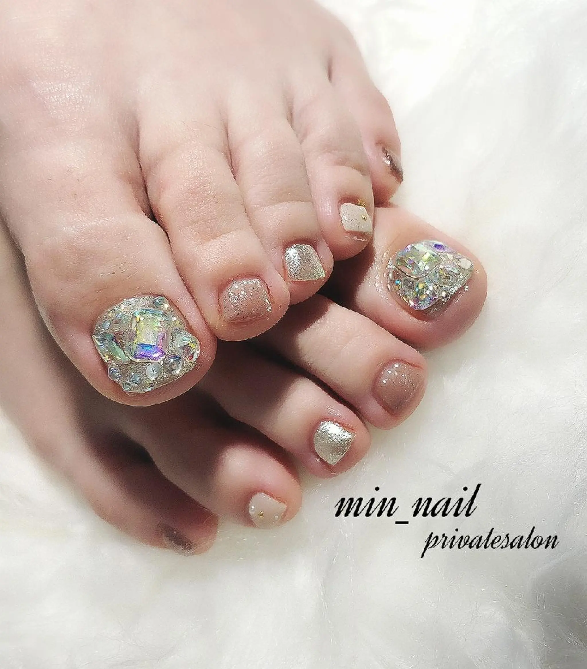 ネイル ブラウン ラメ(グリッター) フットネイル プライベートサロン lienのネイルデザイン