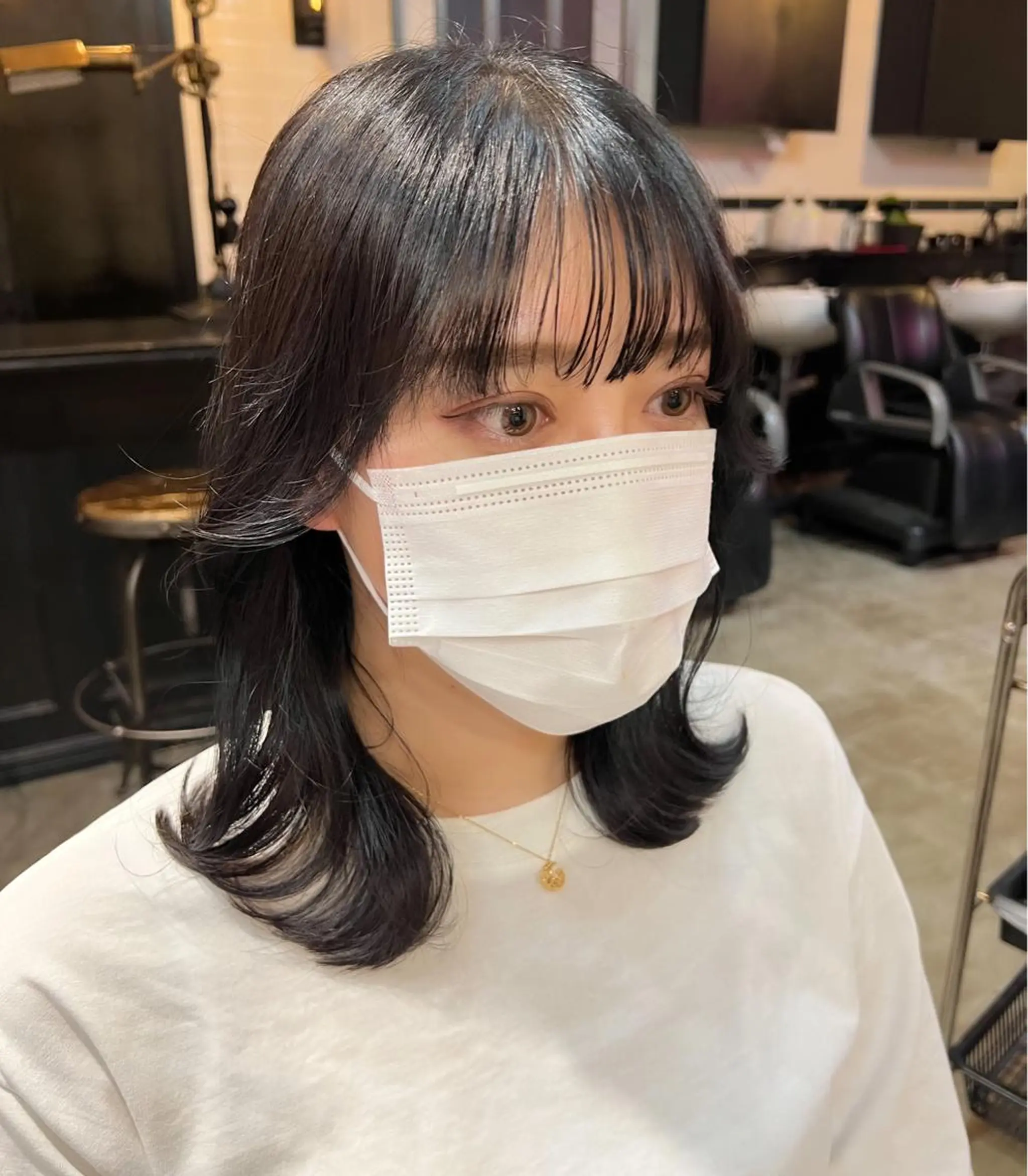 ミディアム カラー 🌟小顔レイヤー× 赤み消し透明感カラーのヘアスタイル