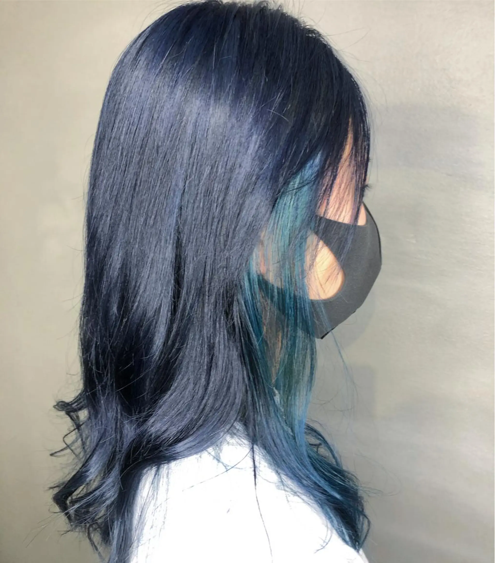 ロング カラー ブルーカラー イヤリングカラー カット ヘアカラー トリートメント くまがい みゆ【edge.】のヘアスタイル