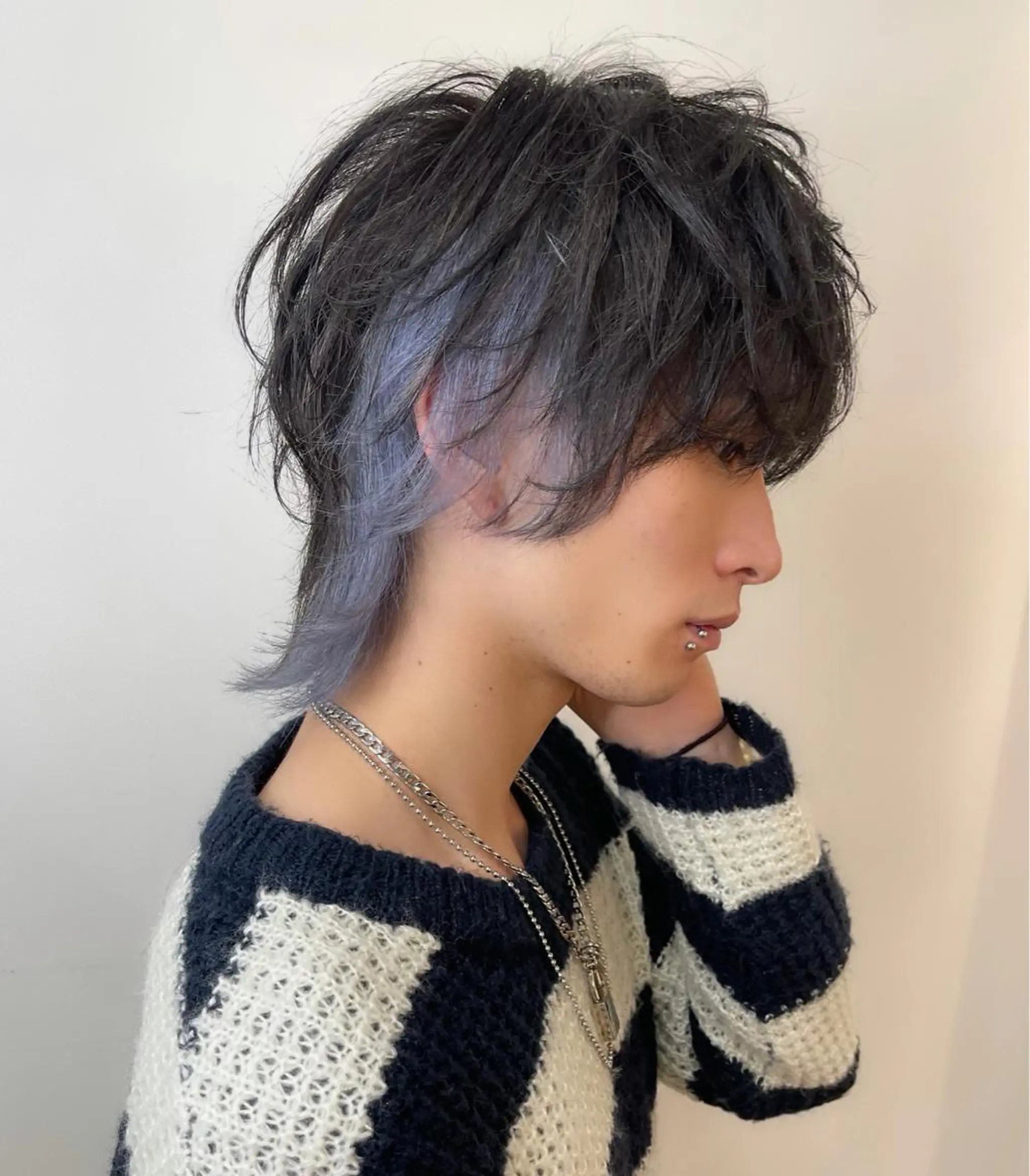 ショート メンズ メンズインナーカラー マッシュウルフ マッシュ メンズウルフカット ウルフカット 西村 和樹のヘアスタイル