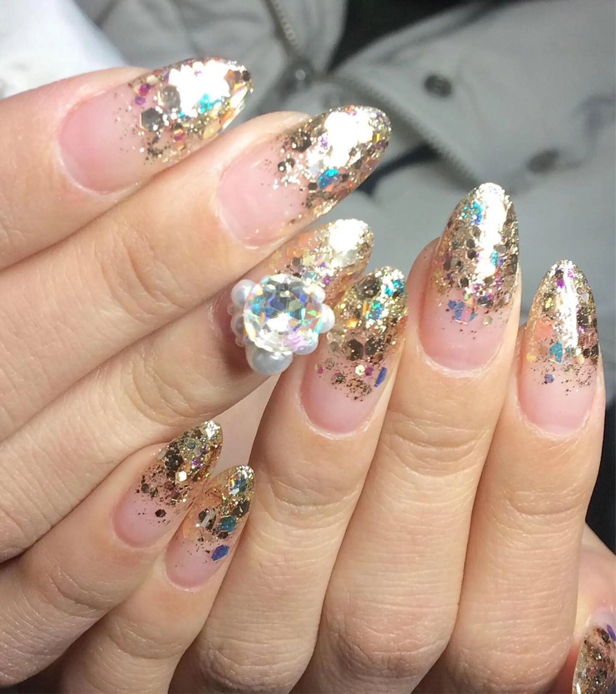 ネイル ストーンネイル ハンドネイル nail salon 7☺︎2のネイルデザイン