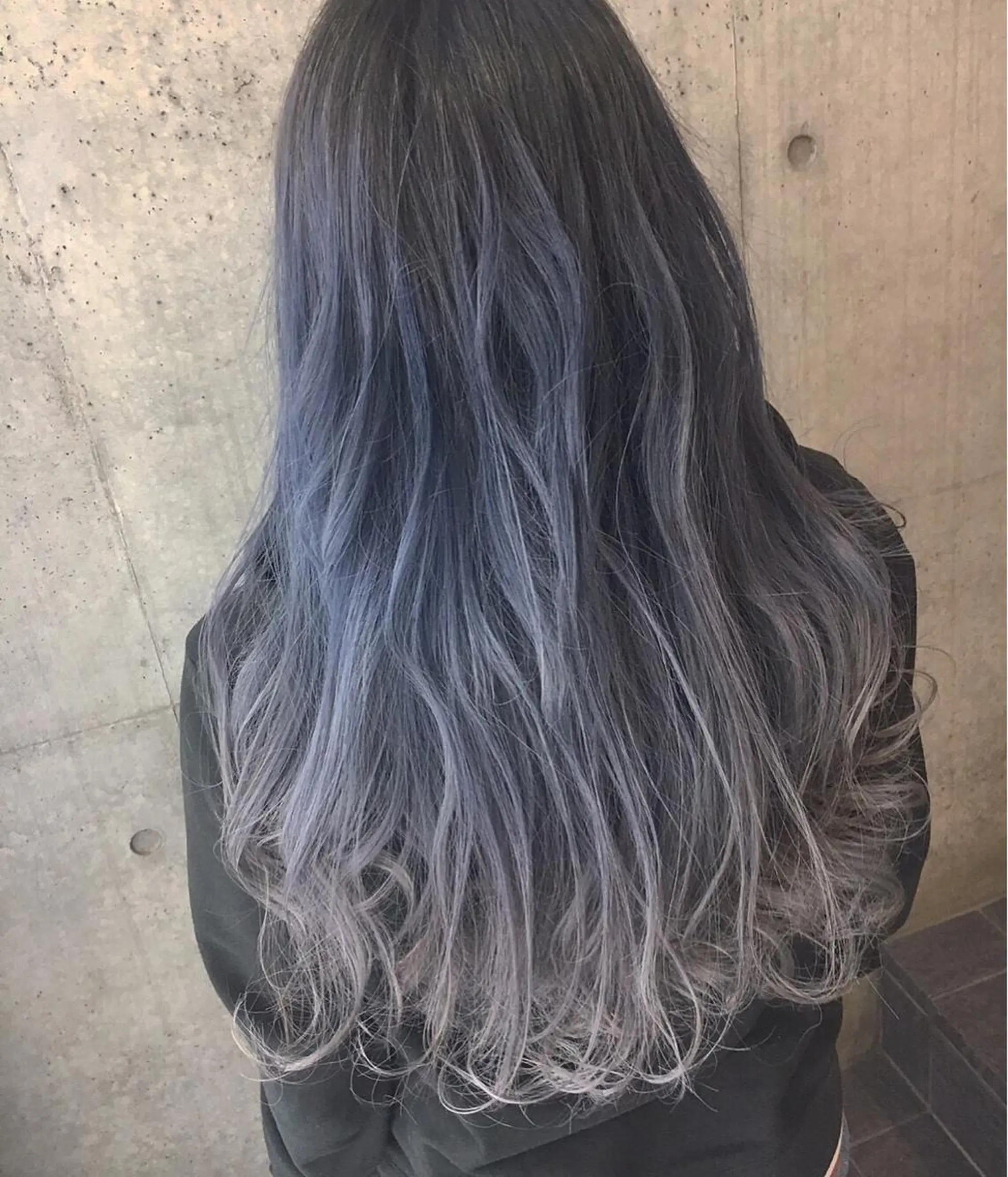 ロング カラー グラデーションカラー ネイビーカラー シルバー メンズカット/ メンズパーマ/新井のヘアスタイル