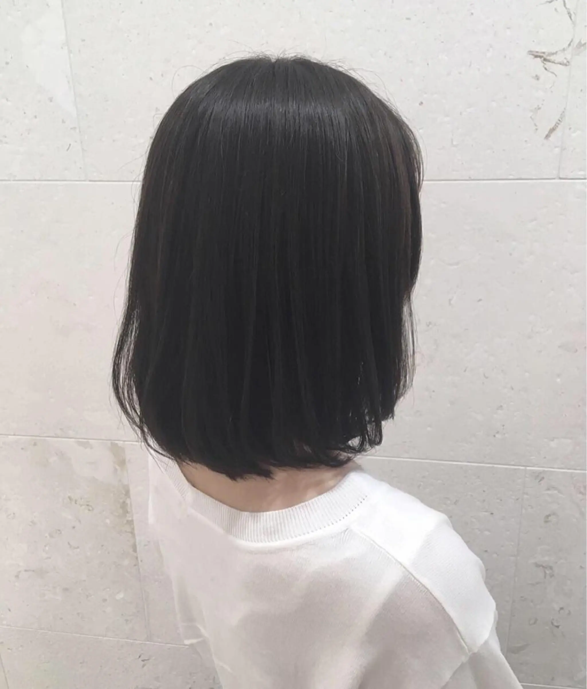 ミディアム カラー アッシュ ブルーカラー ブルーアッシュ カット ヘアカラー トリートメント 斉藤 貴也のヘアスタイル