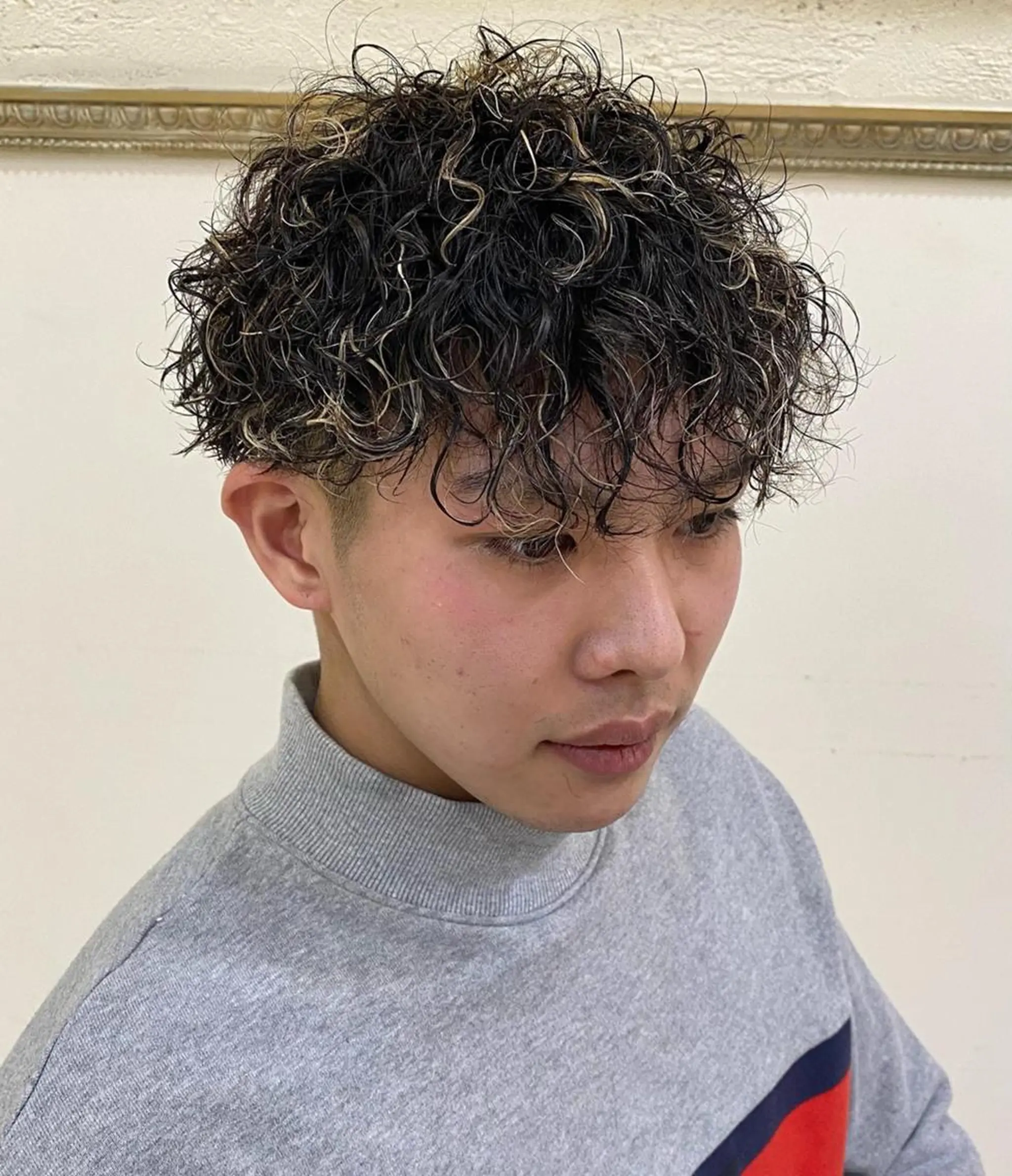 パーマ メンズ フェードカット メンズハイライト メンズメッシュ メンズパーマ プードルパーマ 年間2000名担当◎ パーマ職人/仲原佑樹のヘアスタイル