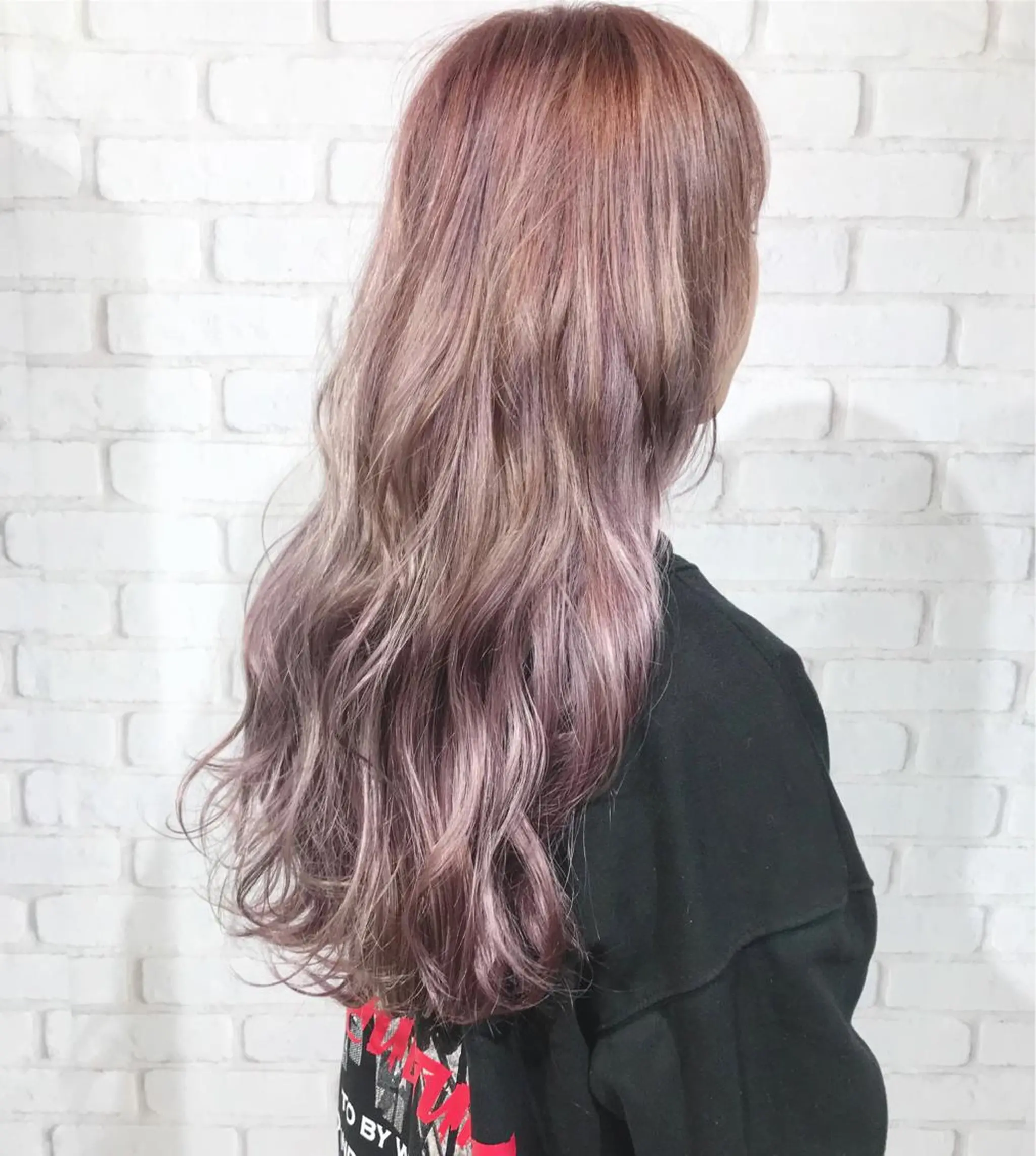 カラー ピンクカラー エクステ（レミー毛） NINEのヘアスタイル