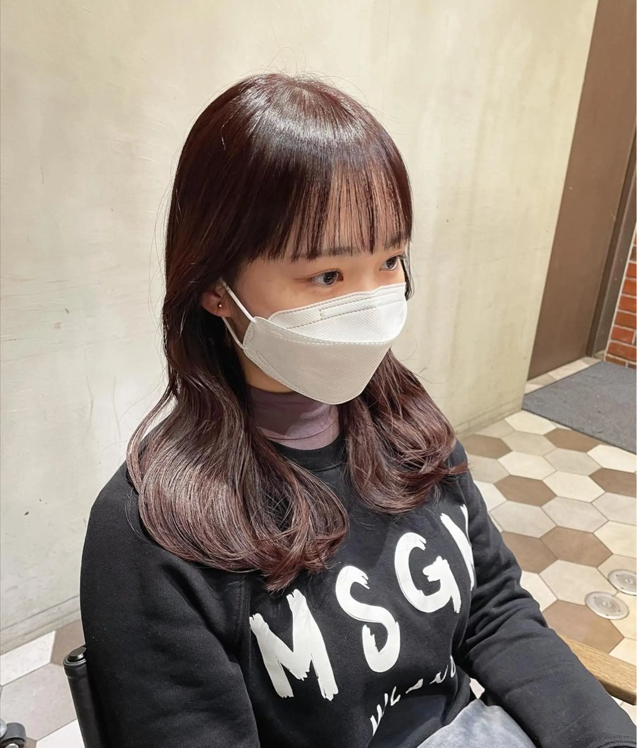 セミロング カラー ヘアアレンジ ラベンダーカラー くびれヘア 髪質改善 韓国風ヘア レイヤーカット カット ヘアカラー トリートメント 酸性縮毛矯正🧴韓国 レイヤー/髪質改善のヘアスタイル