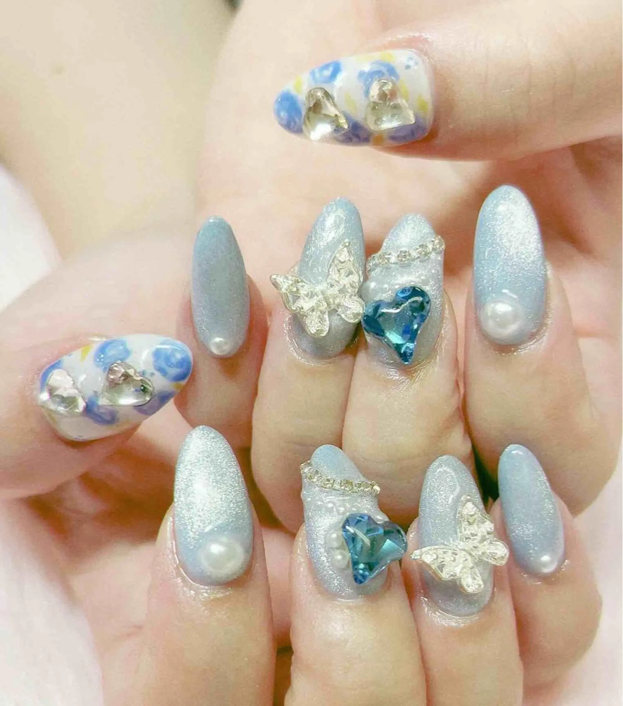 ネイル ハンドネイル MoonNail ユリ🌸のネイルデザイン