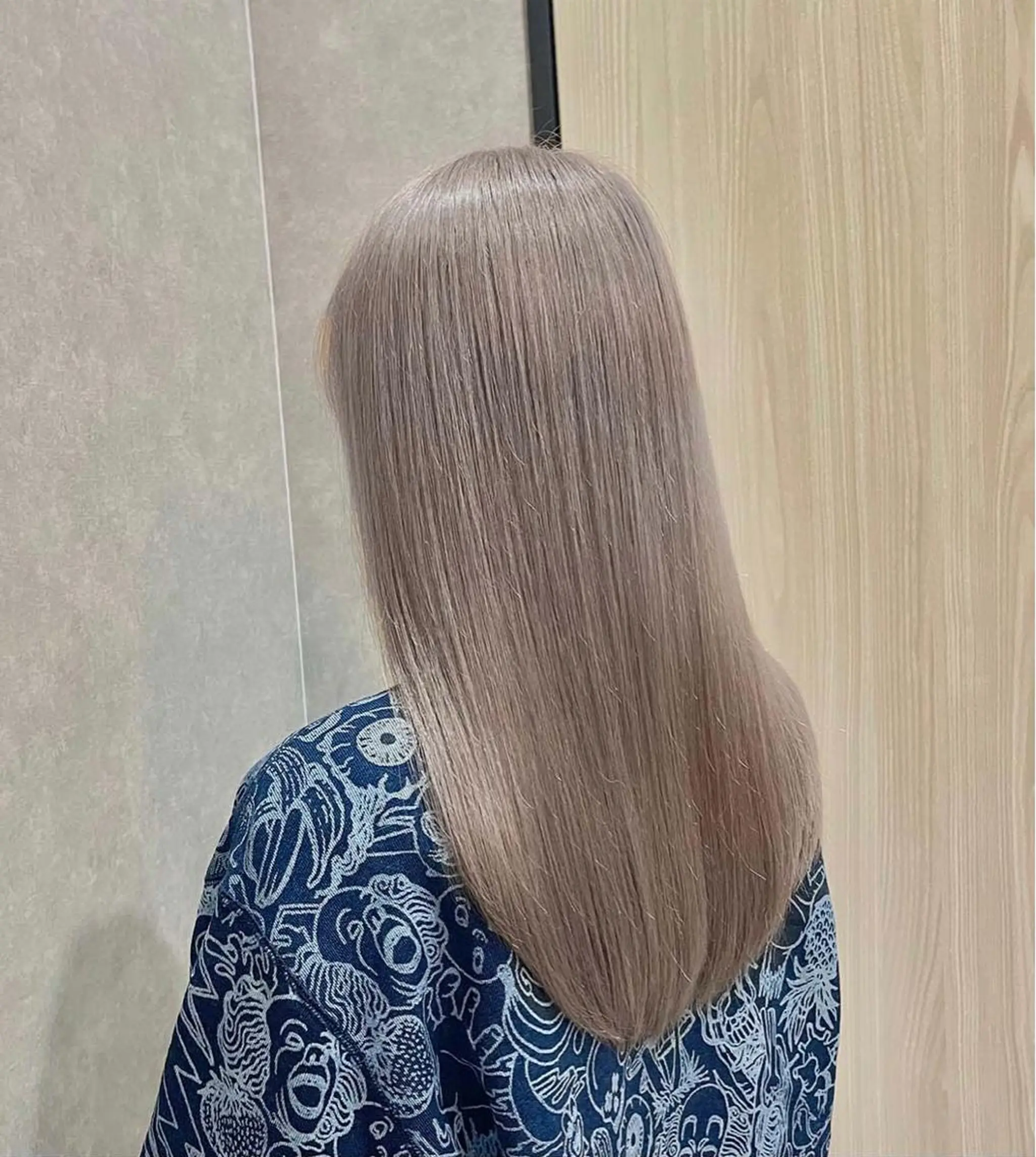 セミロング カラー カット ヘアカラー トリートメント 一ノ瀬 暁のヘアスタイル