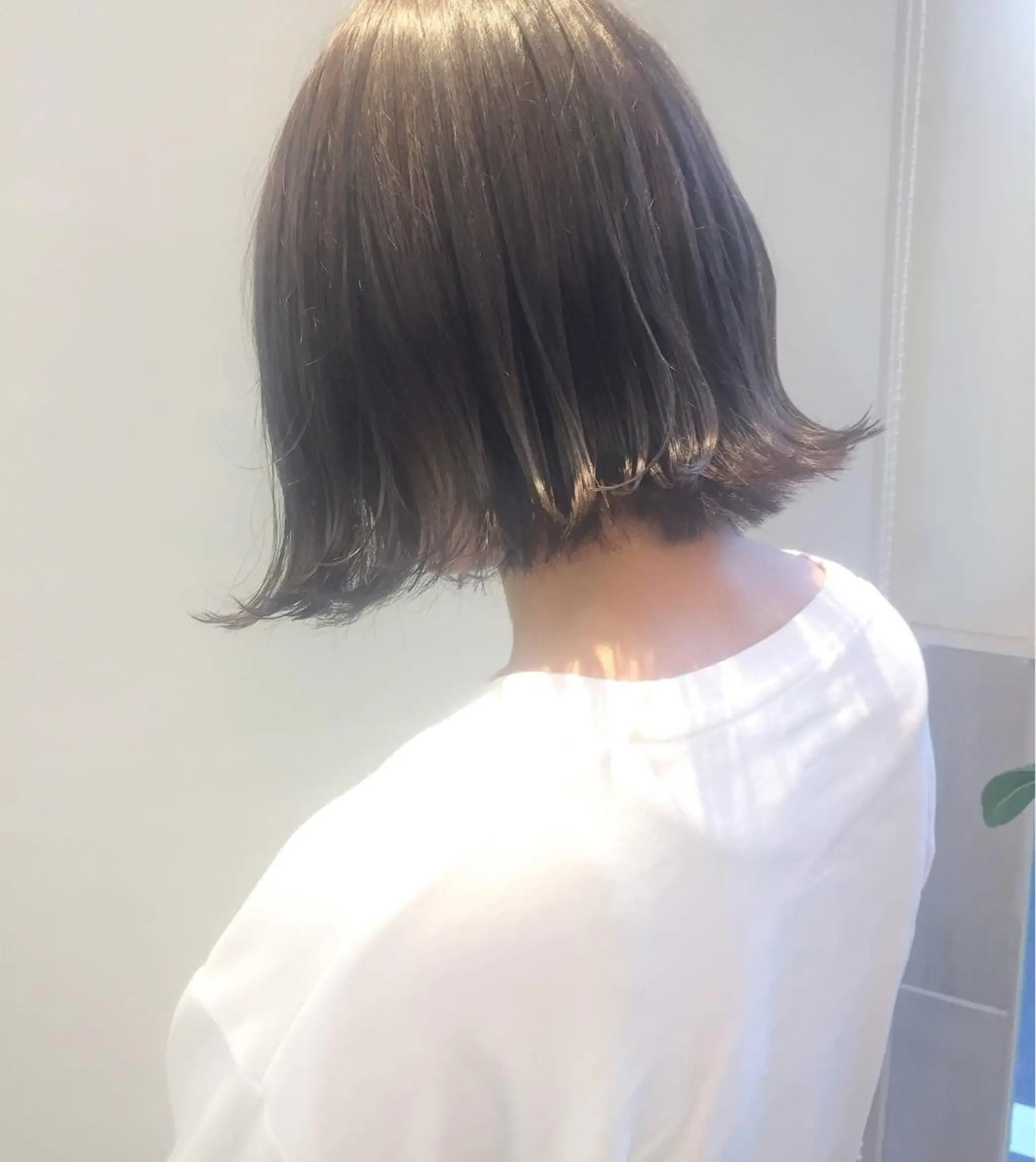 ショート カラー グレージュ ボブ 齋藤 咲のヘアスタイル