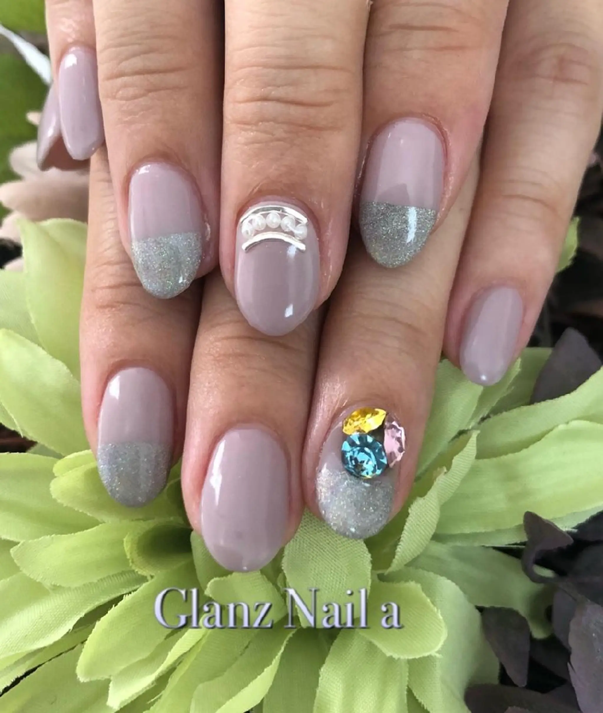 ネイル フレンチネイル ストーンネイル Glanz  Nail aのネイルデザイン