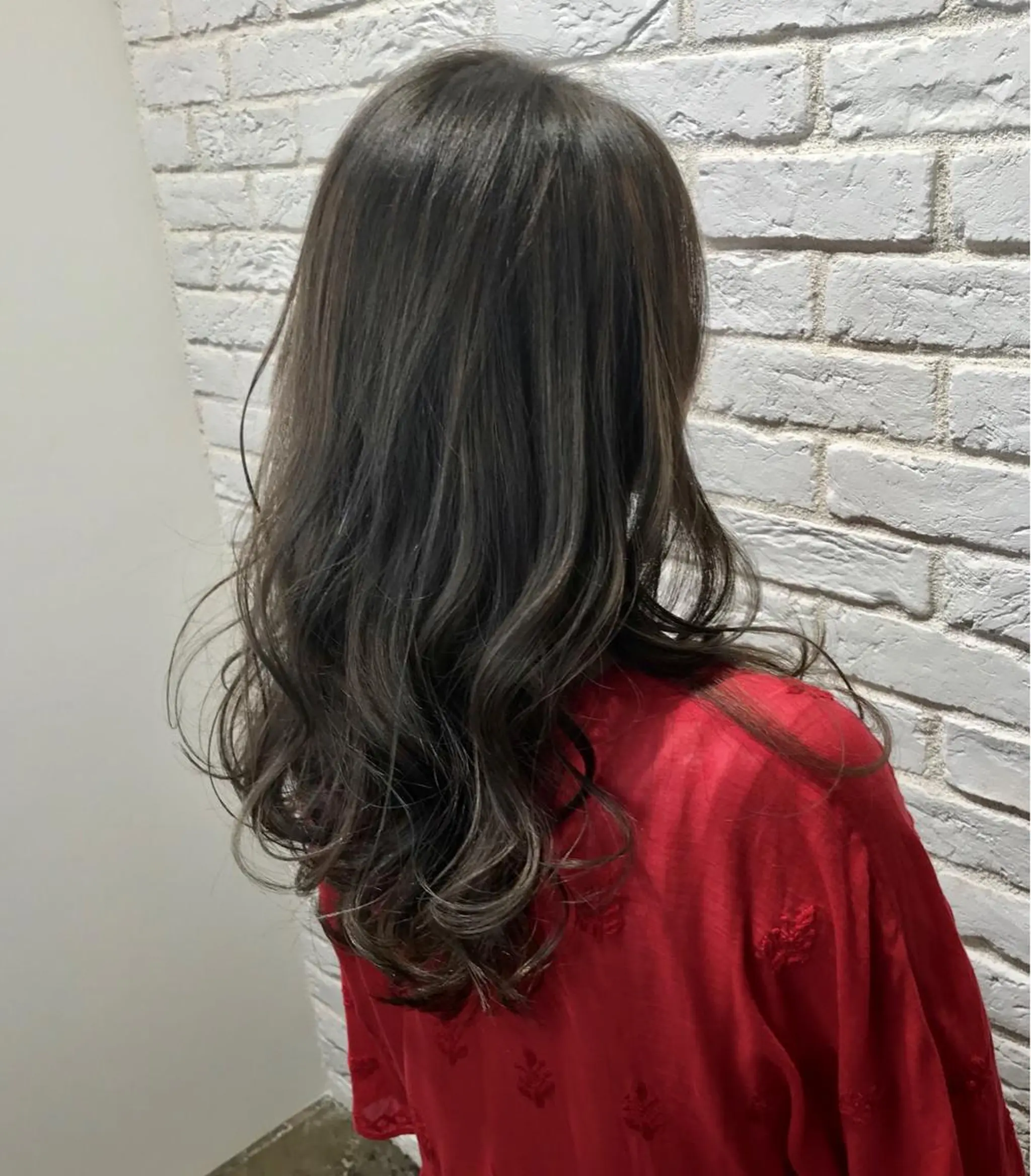 ミディアム カラー UMEDA FIGAROのヘアスタイル