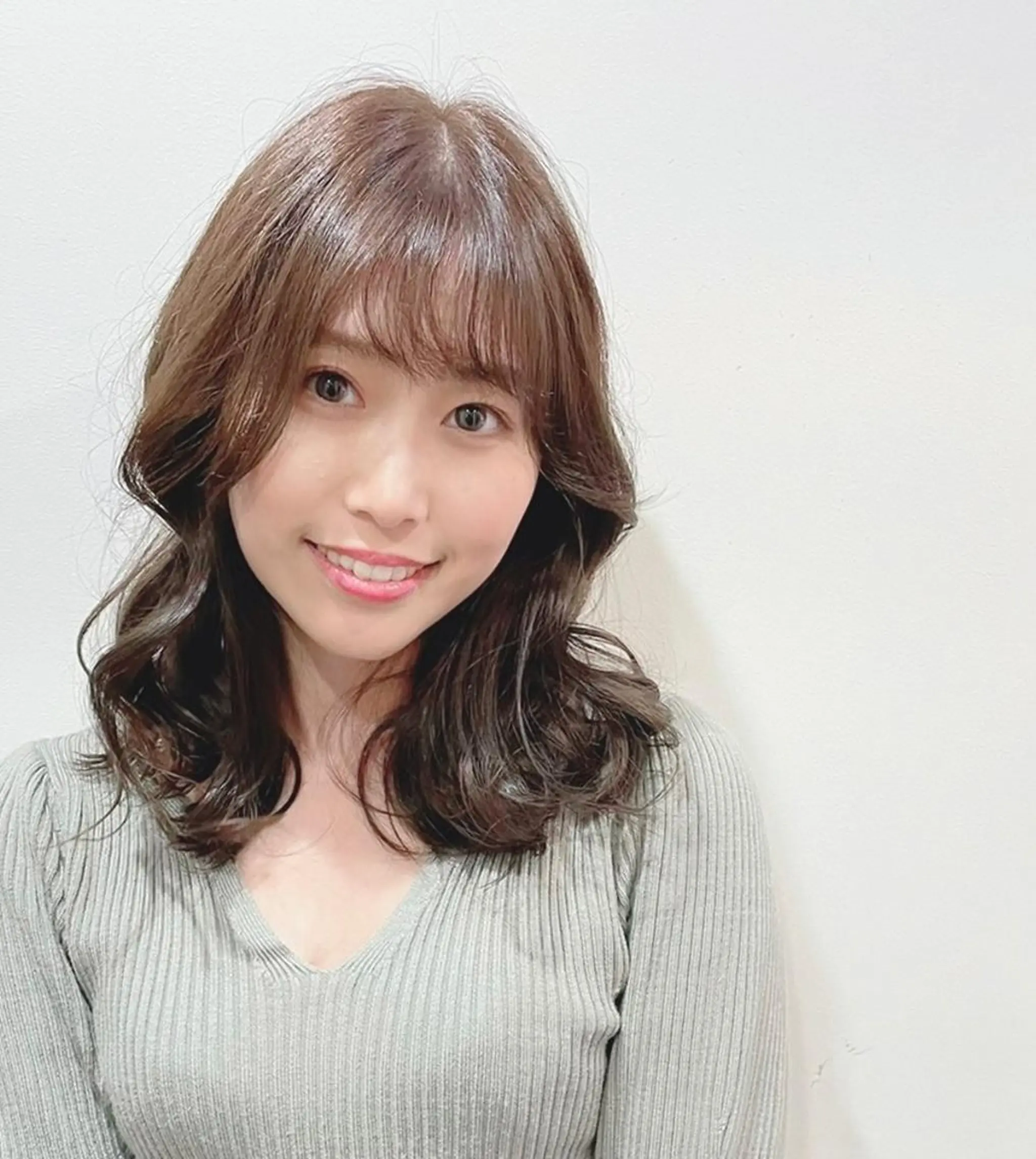 セミロング ケアカラー トリートメント カット ヘアカラー トリートメント 松川  智行のヘアスタイル