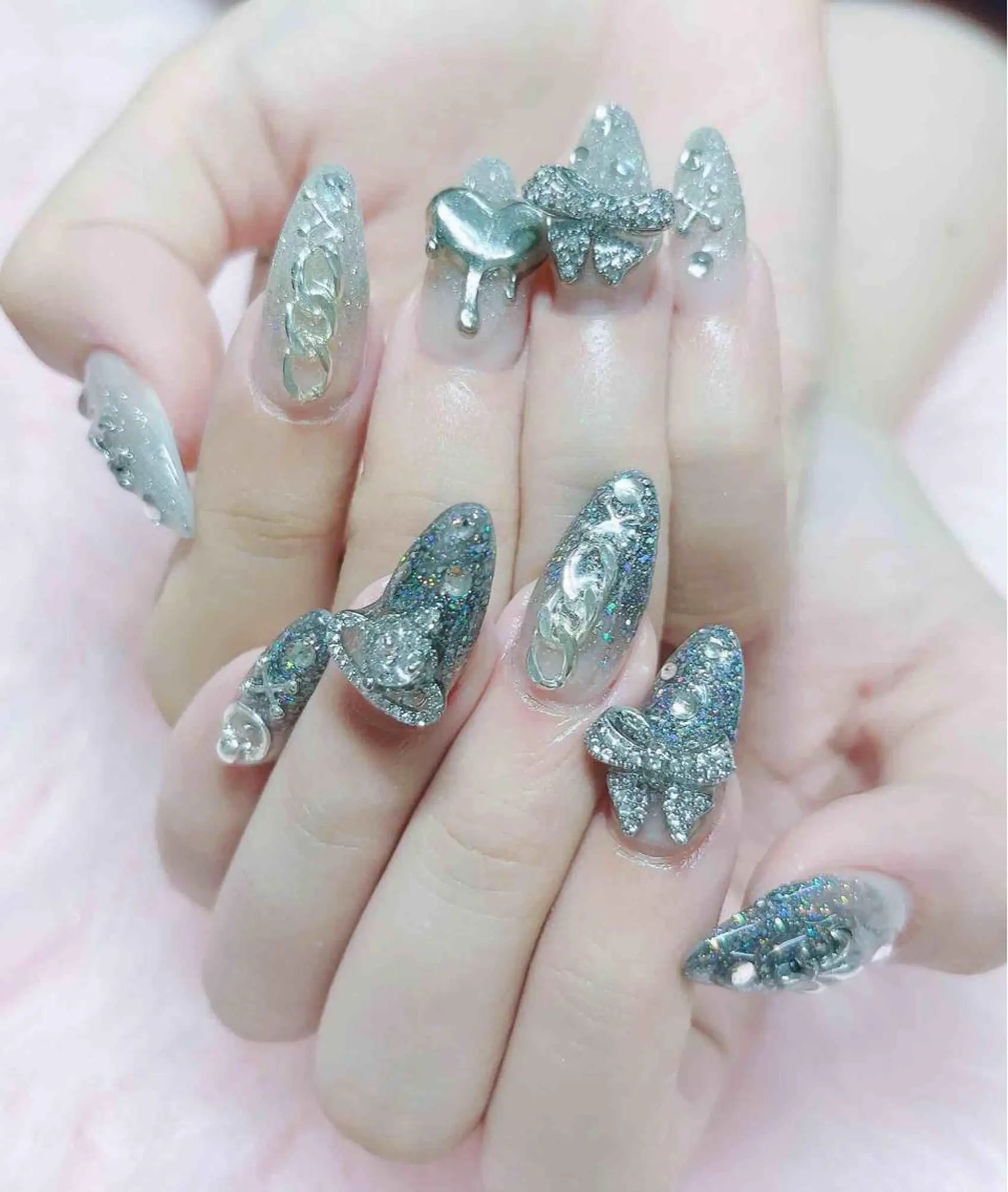 ネイル ハンドネイル MoonNail ユリ🌸のネイルデザイン