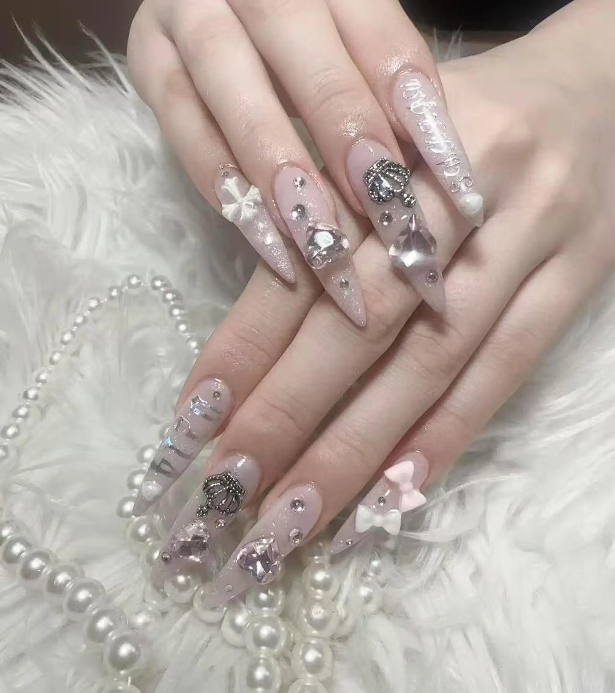 ネイル ハンドネイル &ME タカのネイルデザイン