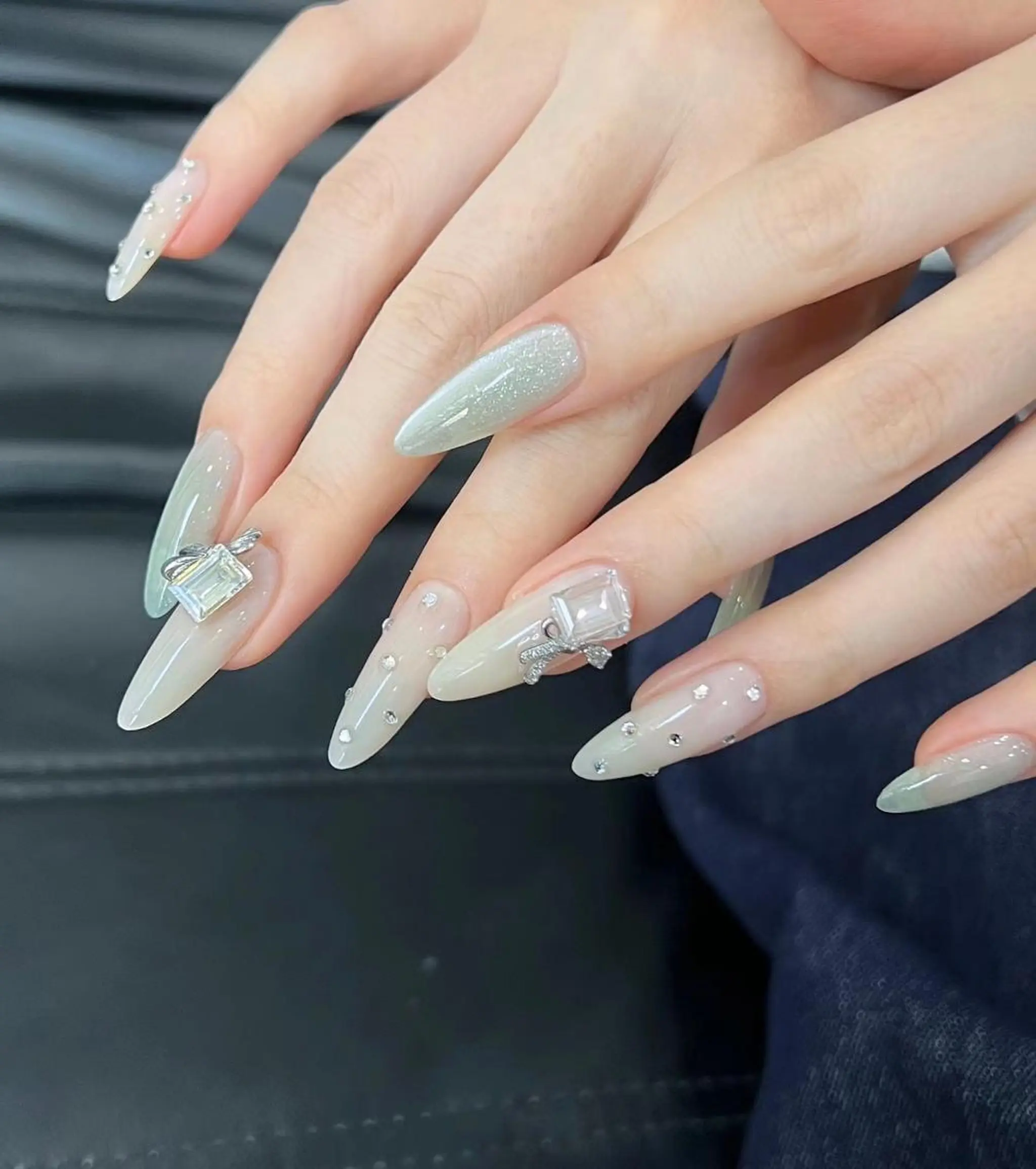 ネイル ハンドネイル 🎀 Ayaka_nailのネイルデザイン