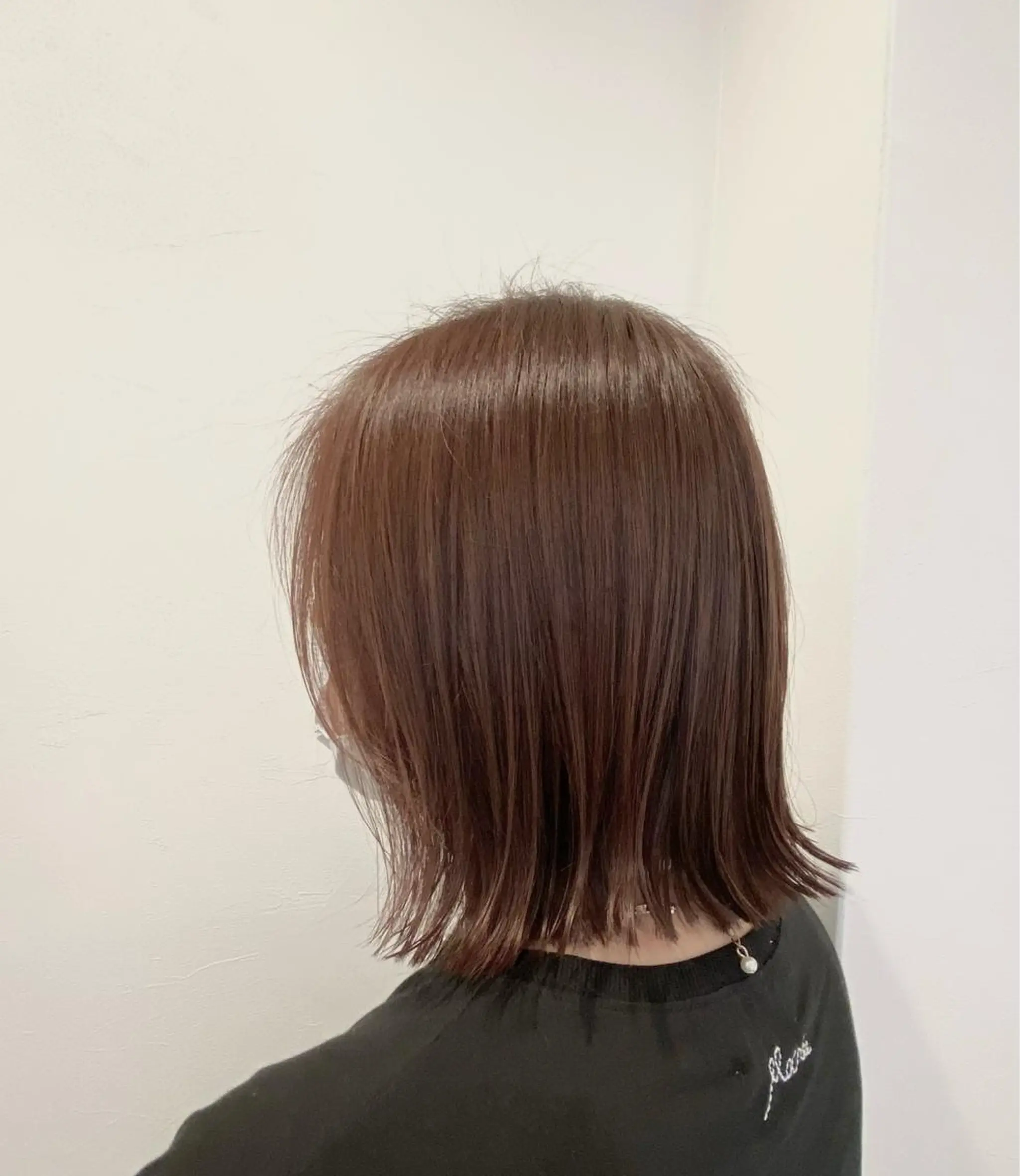 ショート カラー ブリーチ ケアブリーチ 透明感カラー ダブルカラー イヤリングカラー ブリーチなしWカラー /酸性ストレート河本のヘアスタイル